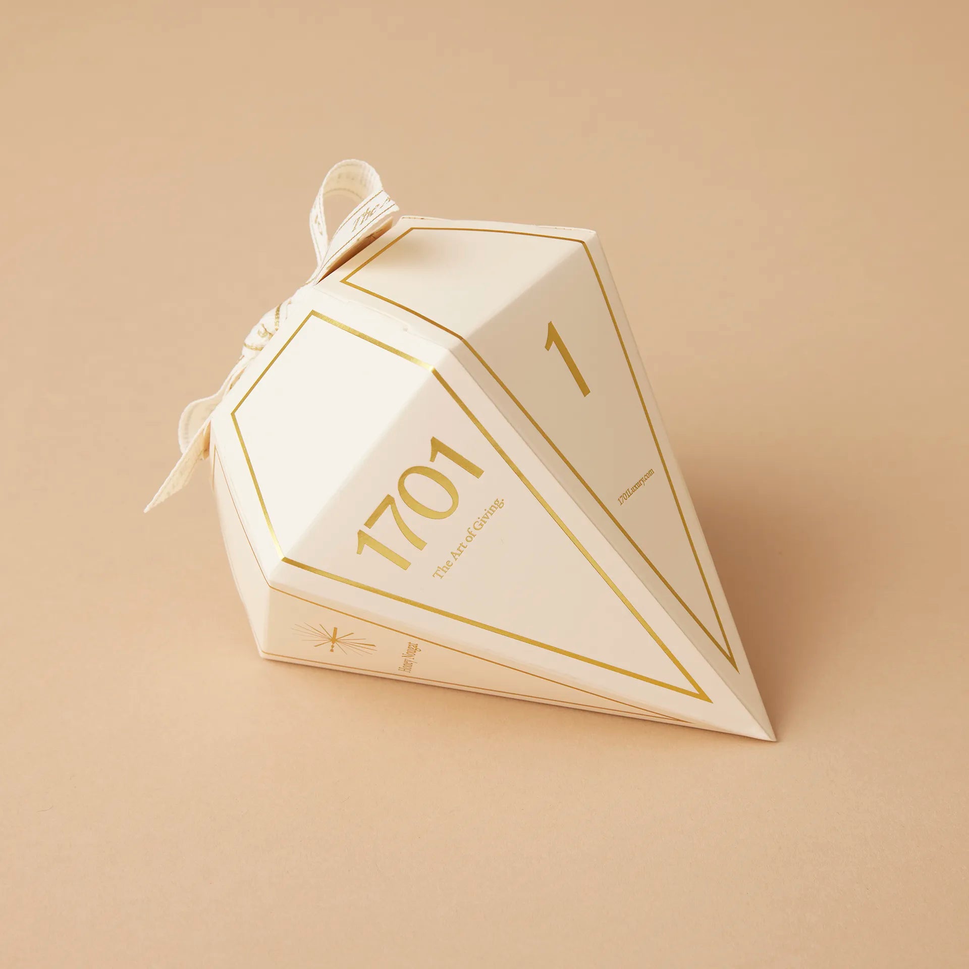 Honey Nougat Filled Cream Diamonds (60g)