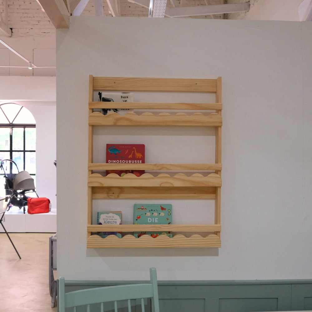 Woodinq Tiered Scallop Bookshelf