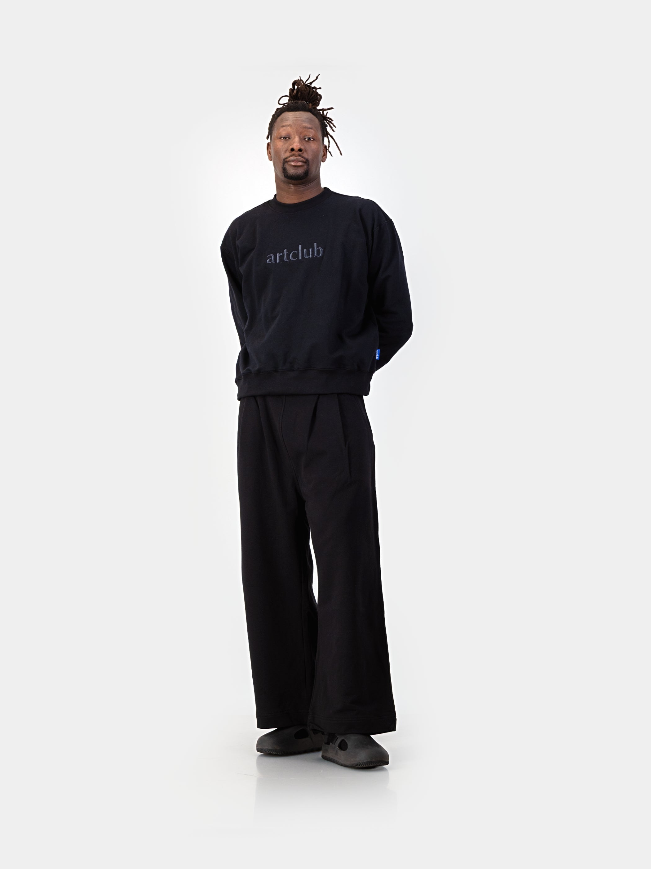 The Uniform Sweater - Black