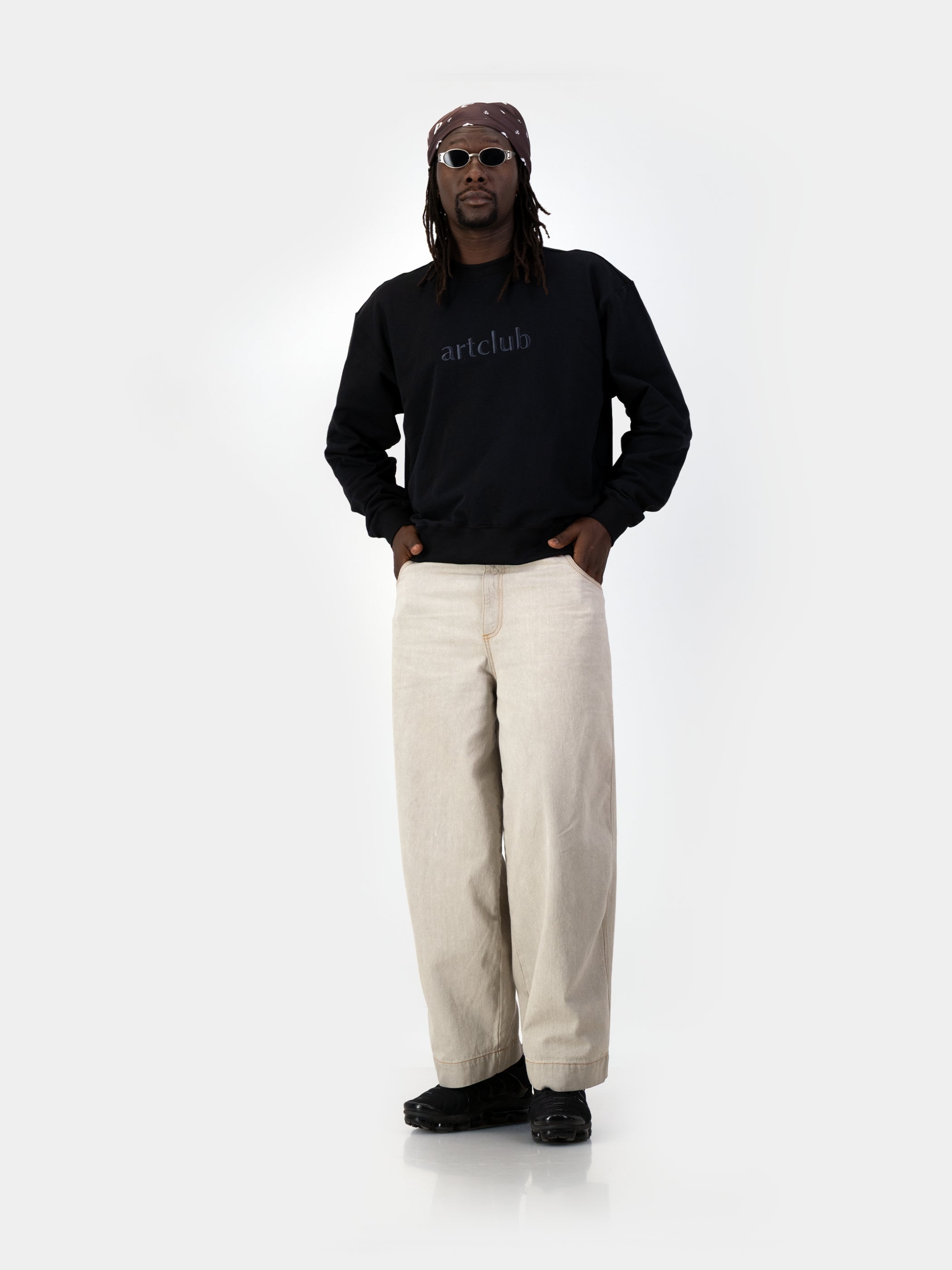 The Uniform Sweater - Black
