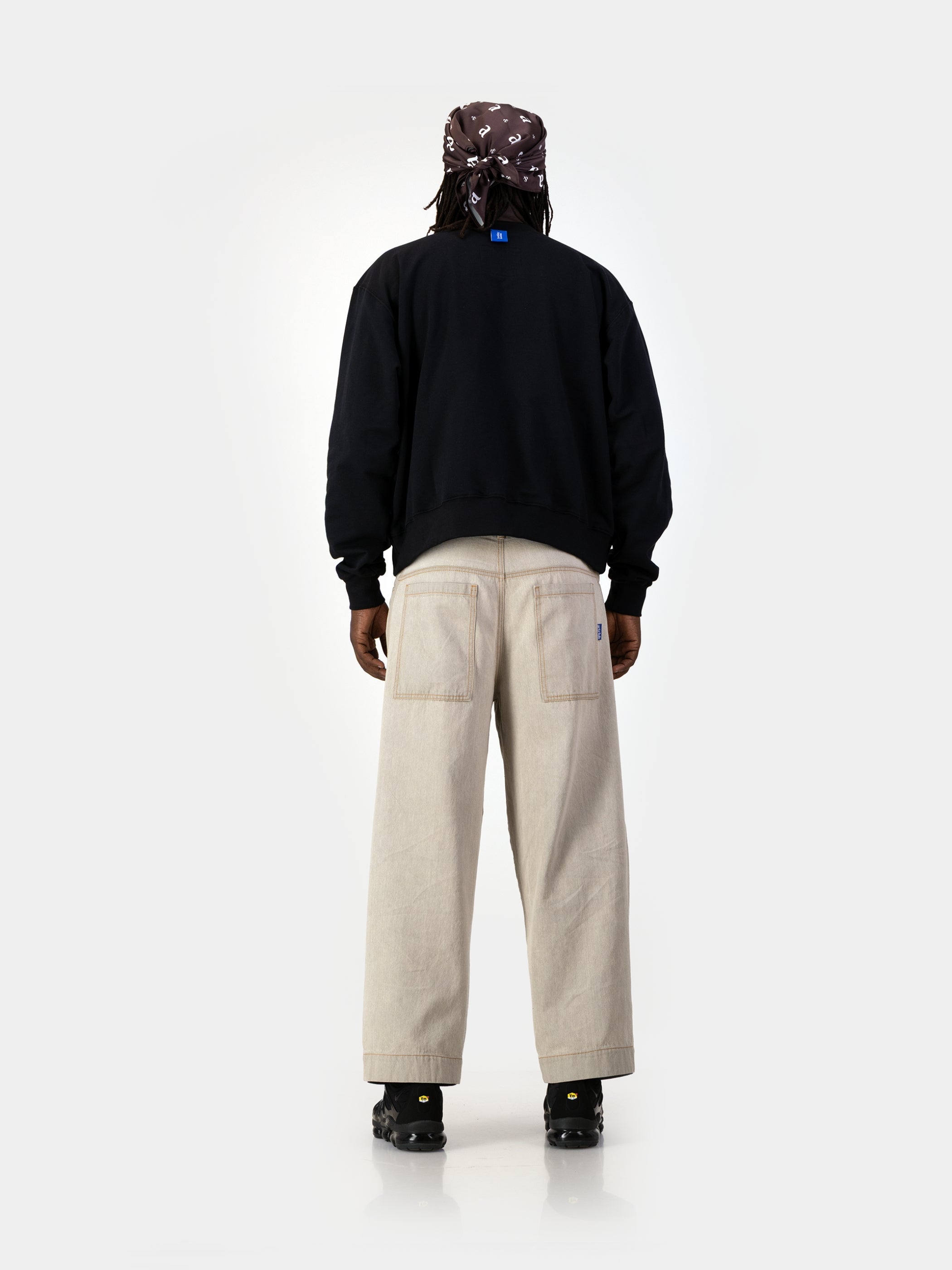The Uniform Sweater - Black