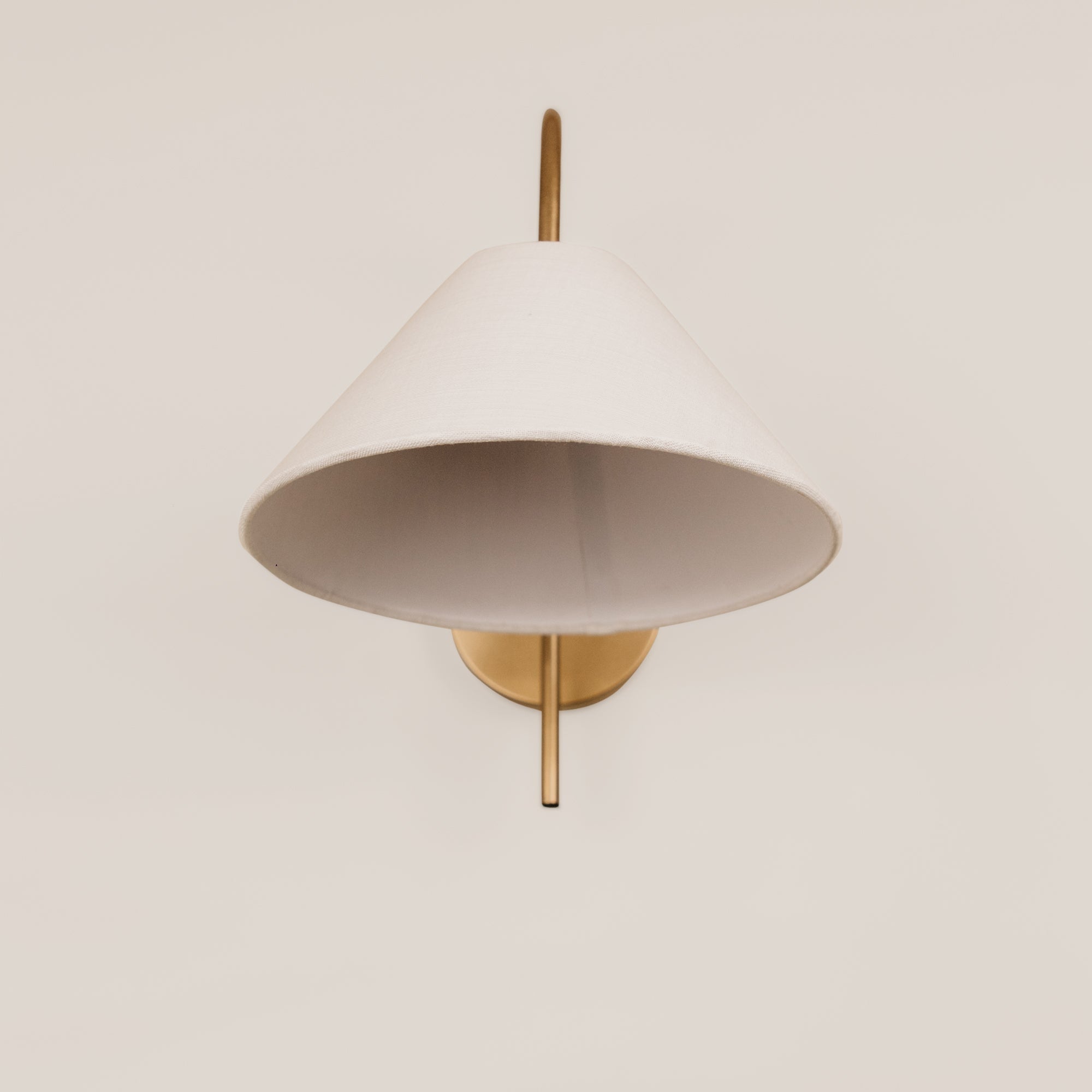 Archer Wall Light with Tapered Linen Shade – Gold