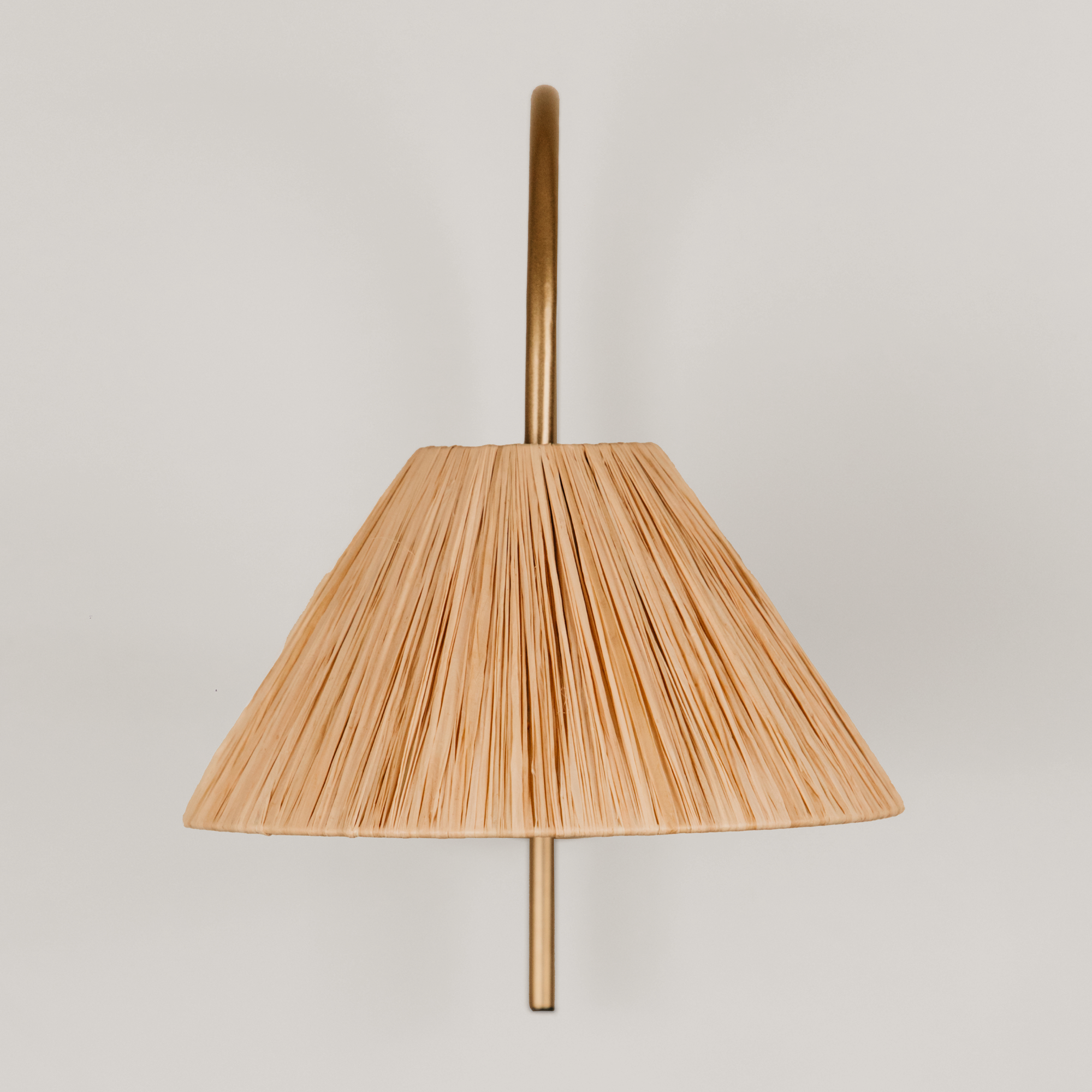 Archer Wall Light with Tapered Raffia Shade – Gold