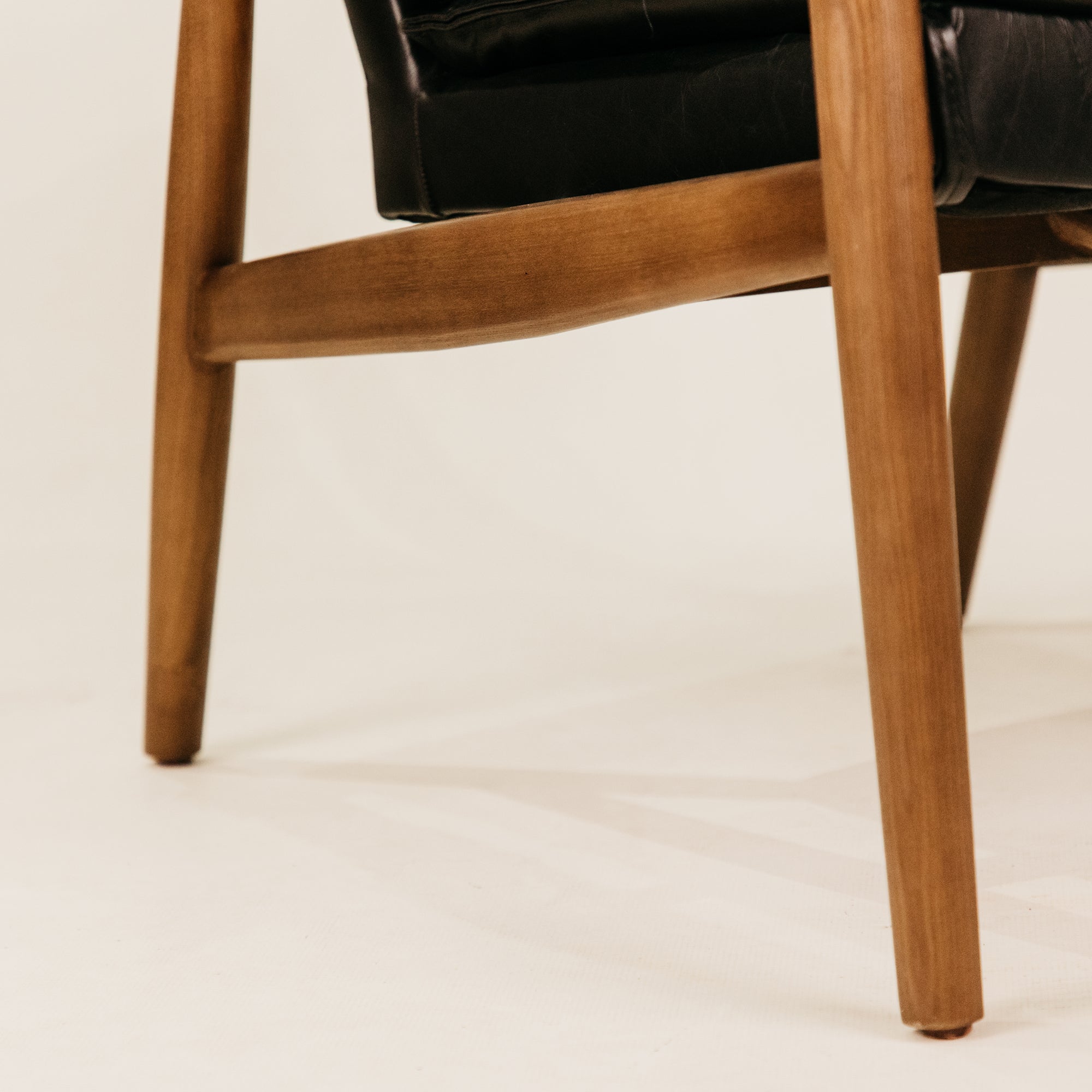 Athena Leisure Leather Chair – Black