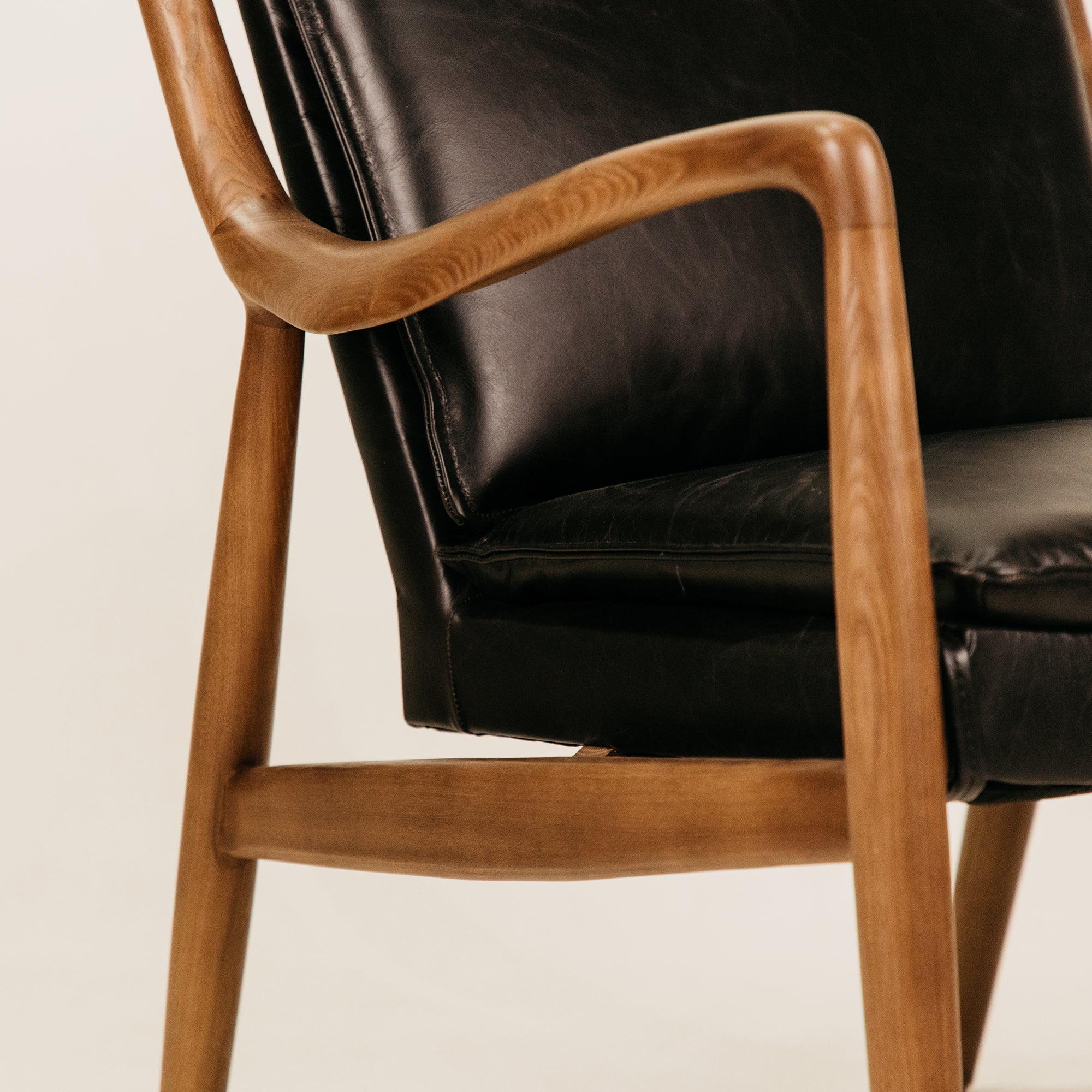 Athena Leisure Leather Chair – Black