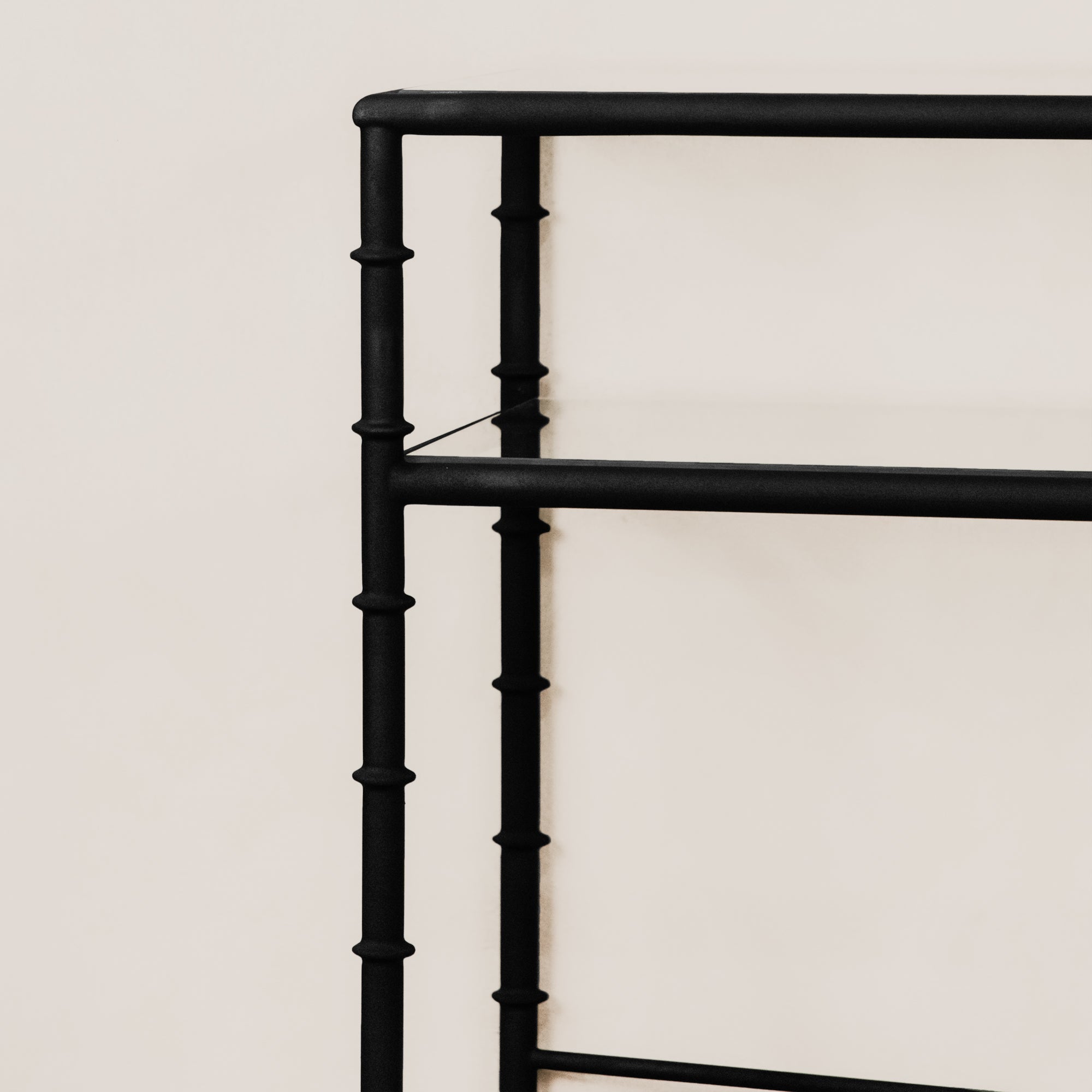 Bambusa Server – Black
