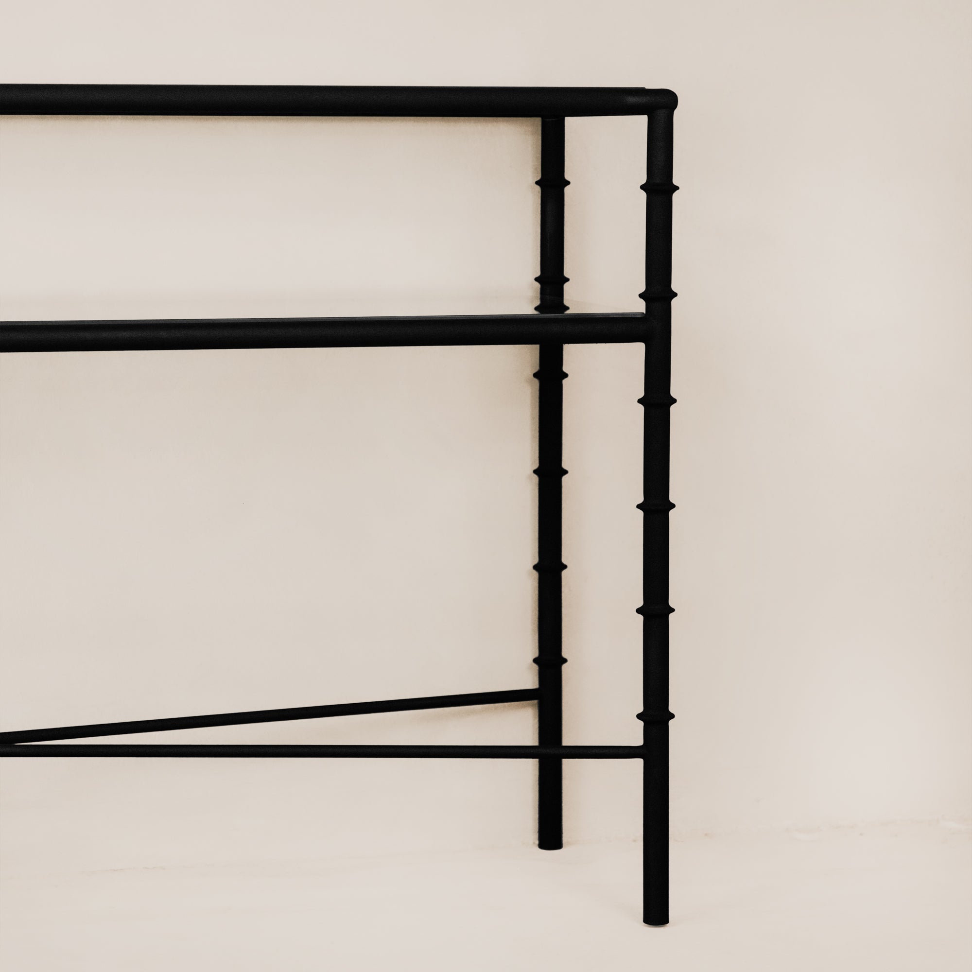 Bambusa Server – Black
