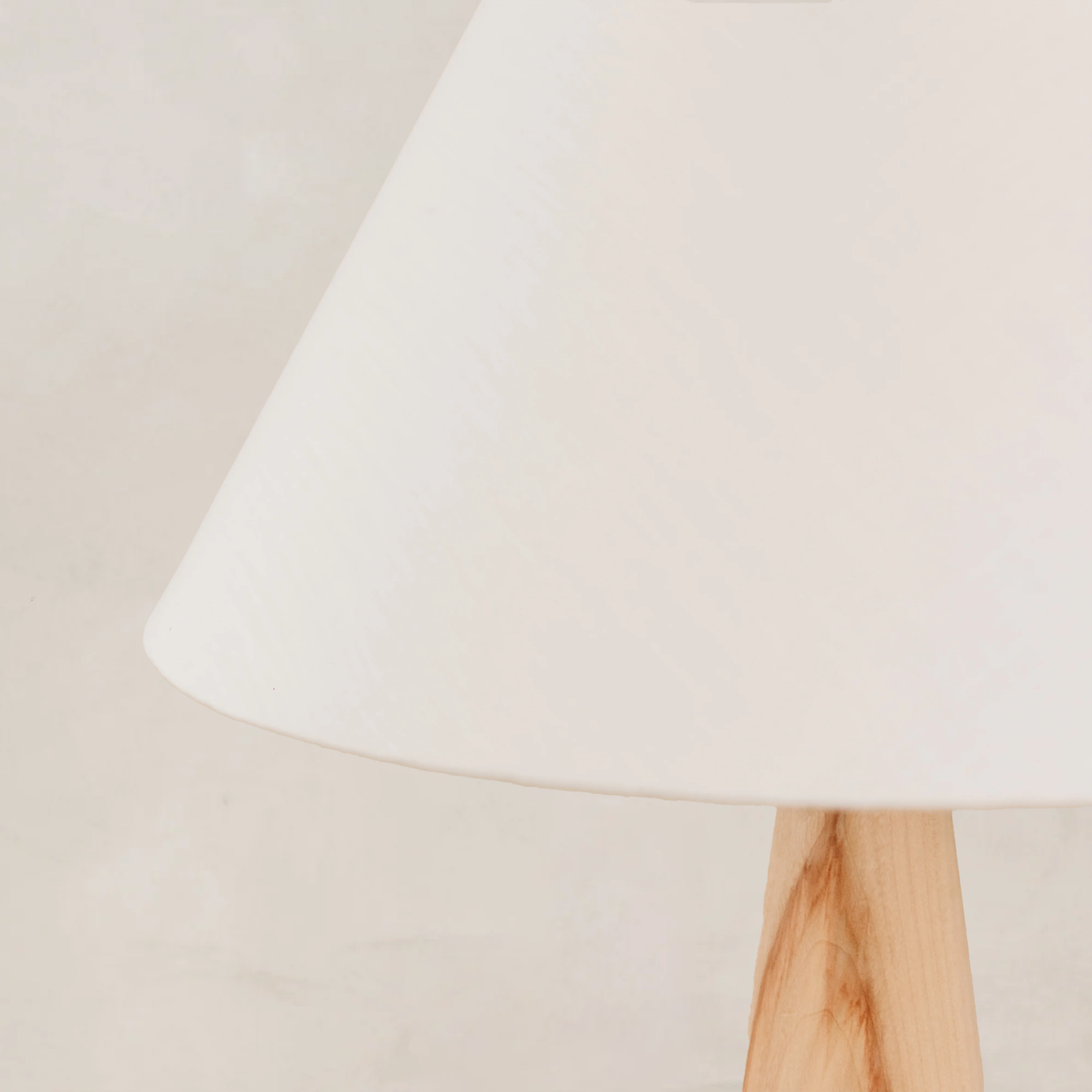 Baobab Table Lamp with Tapered Linen Shade – Blonde