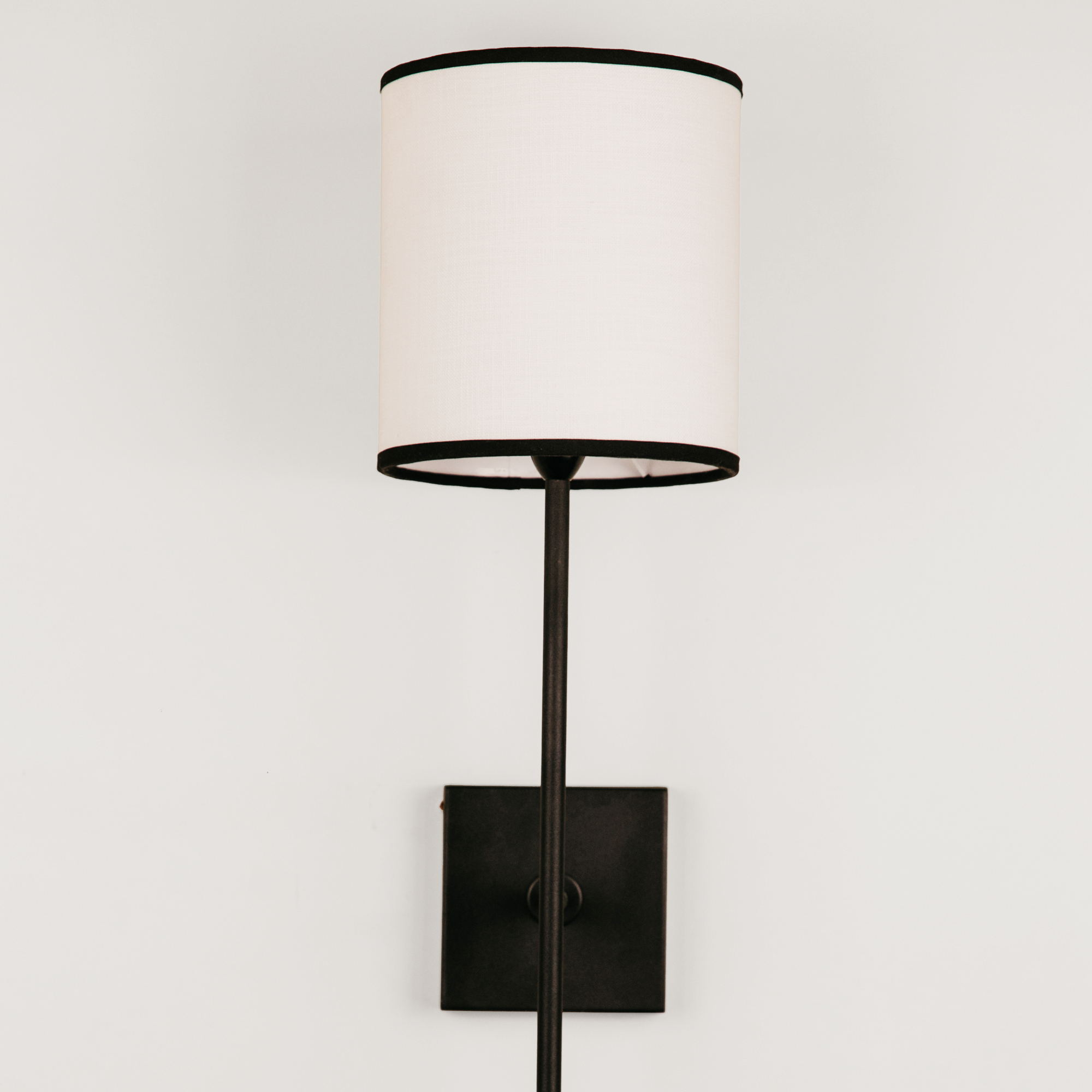 Bongo Wall Light with Linen Shade – Black