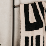 Cosy Geo Rice Velvet Throw – Black