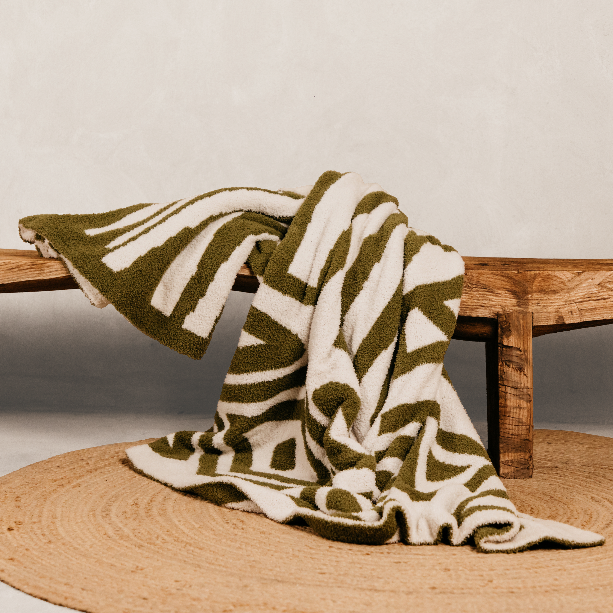 Cosy Geo Rice Velvet Throw – Green