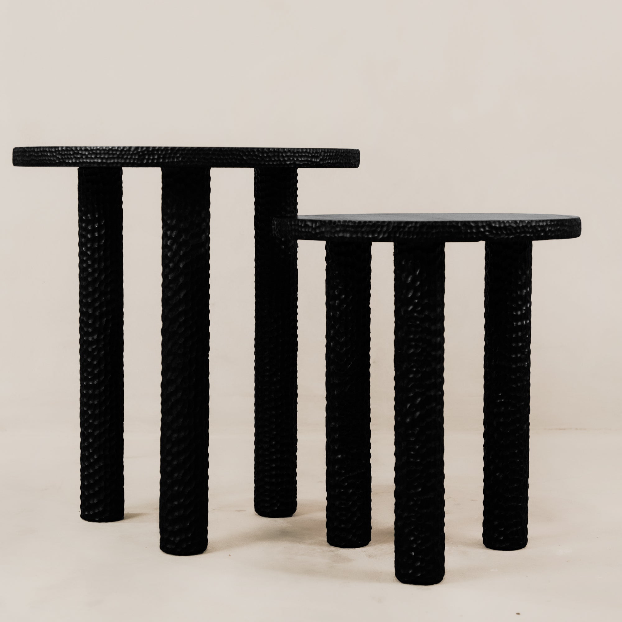 Chiselled Side Table – Black