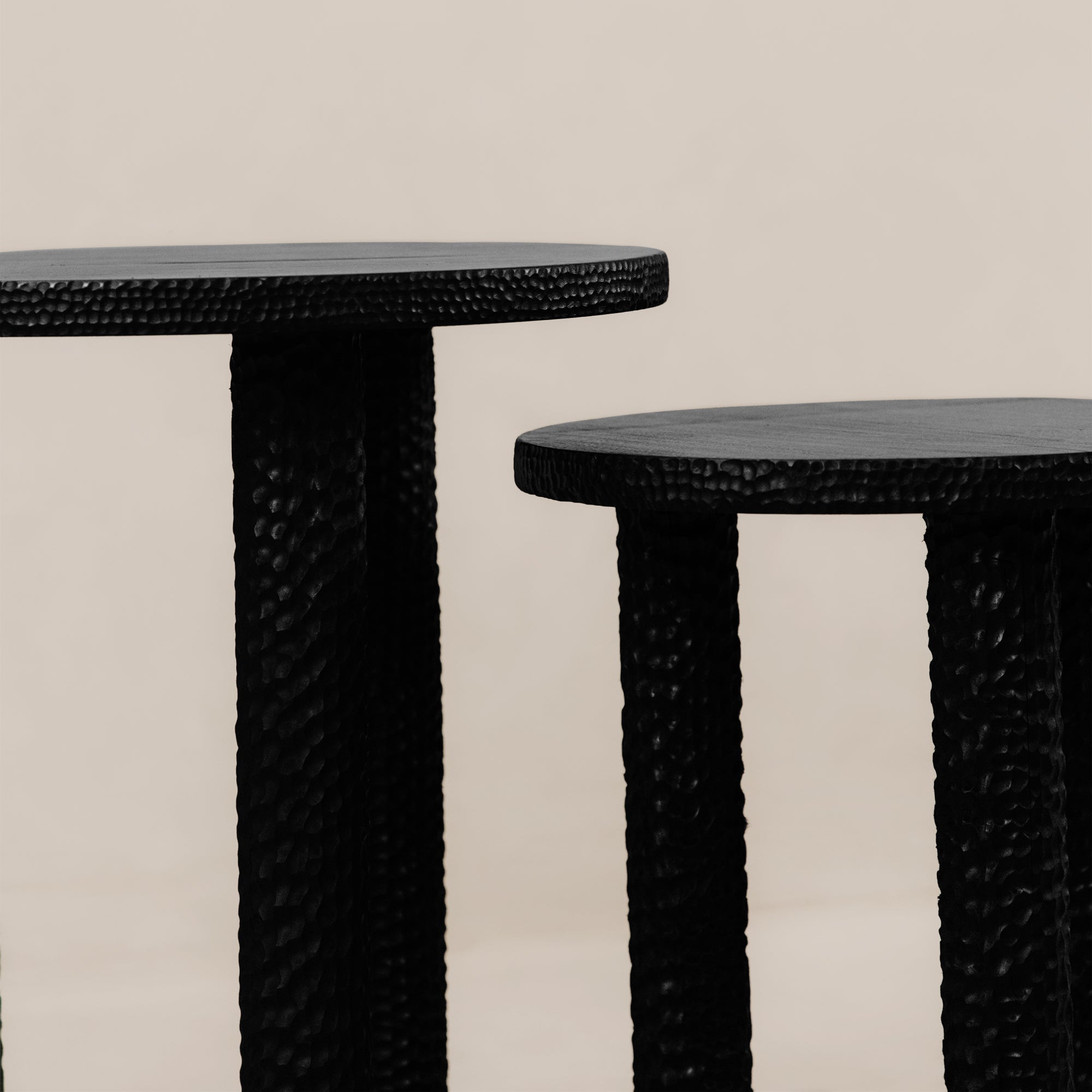 Chiselled Side Table – Black