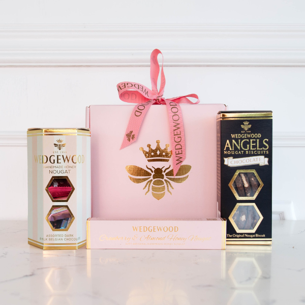 Wedgewood Classic Hamper - Light Pink