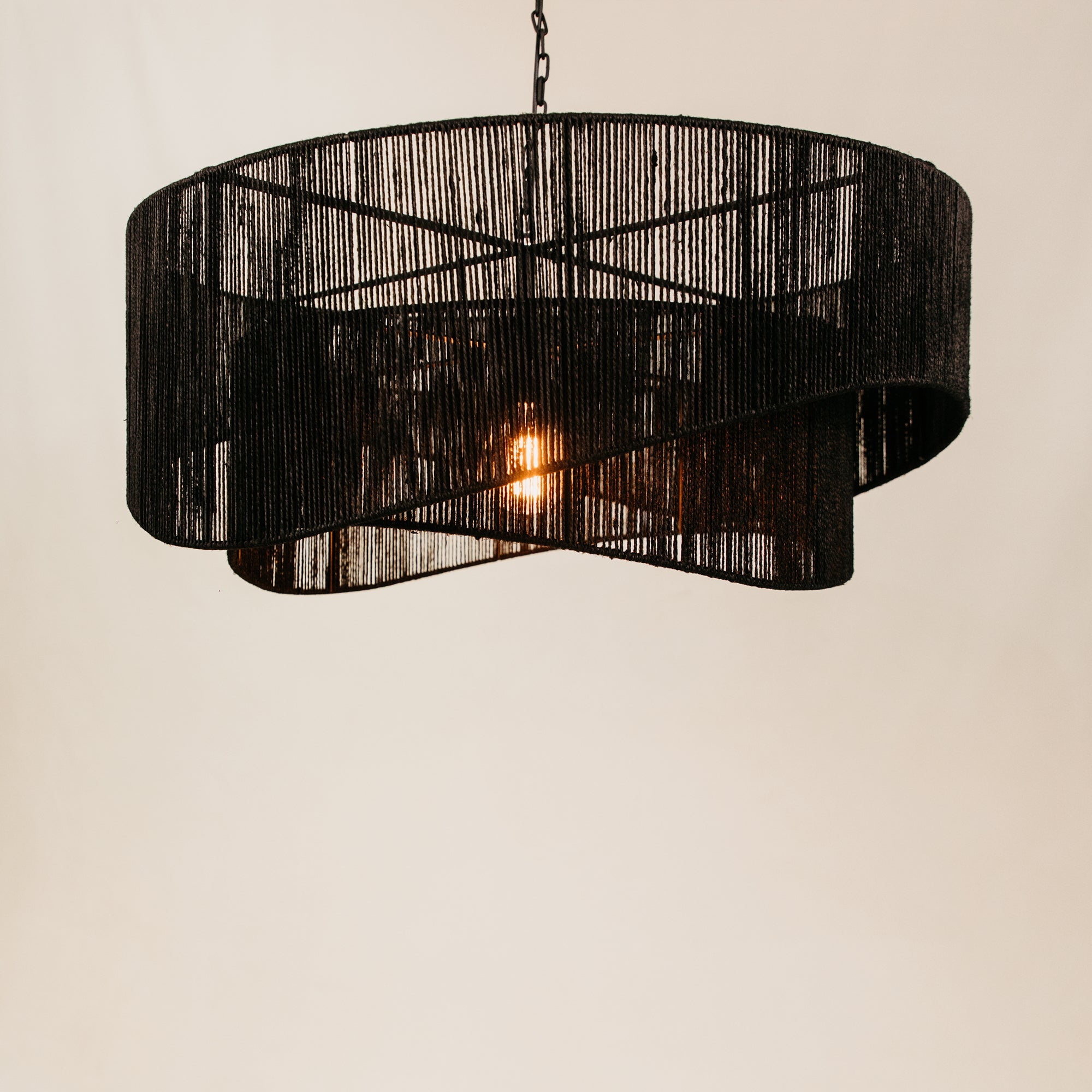 Contour Jute Pendant – Black