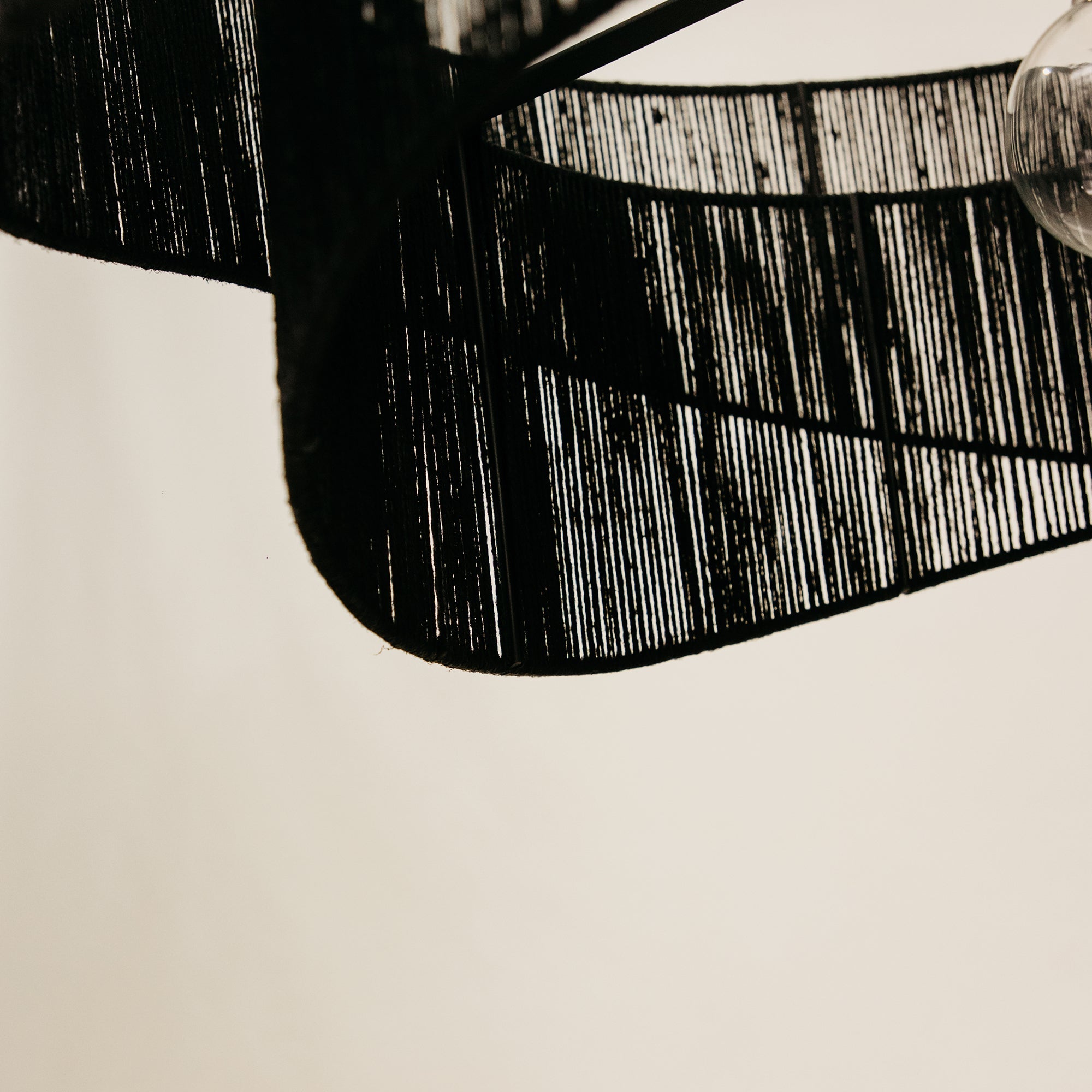 Contour Jute Pendant – Black