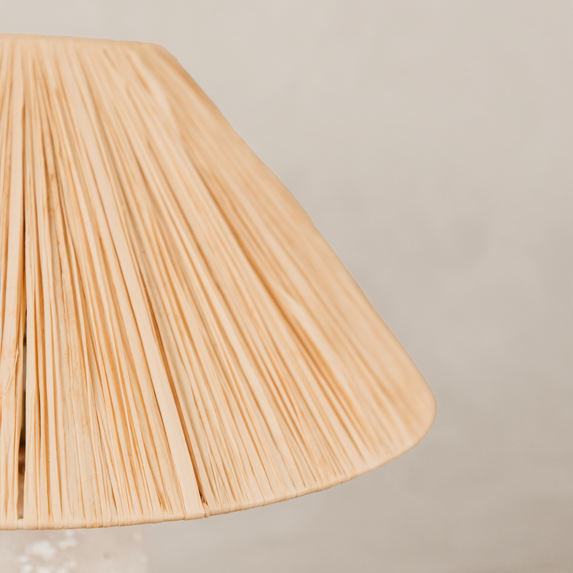 Donga Table Lamp with Raffia Shade – Natural