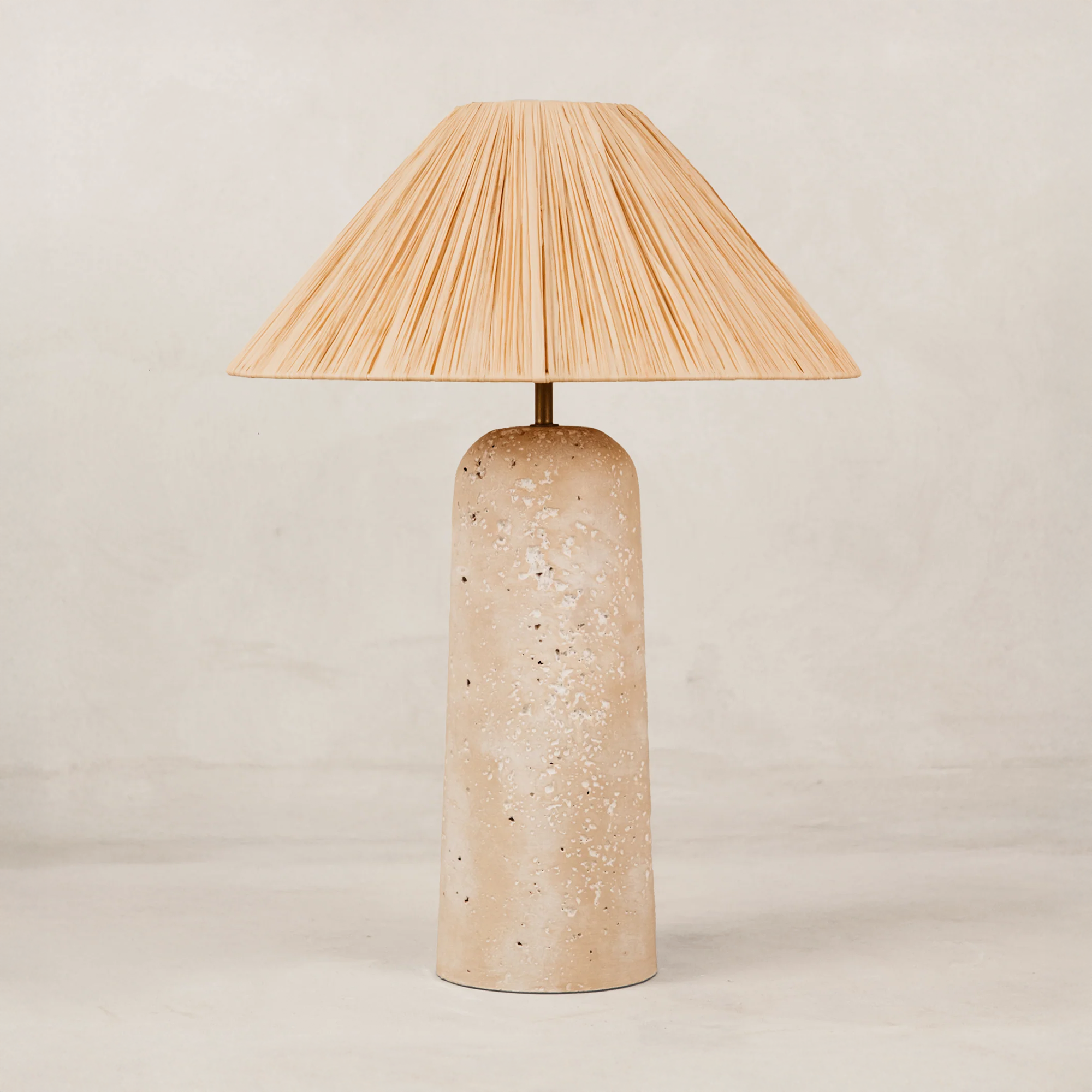 Donga Table Lamp with Raffia Shade – Natural