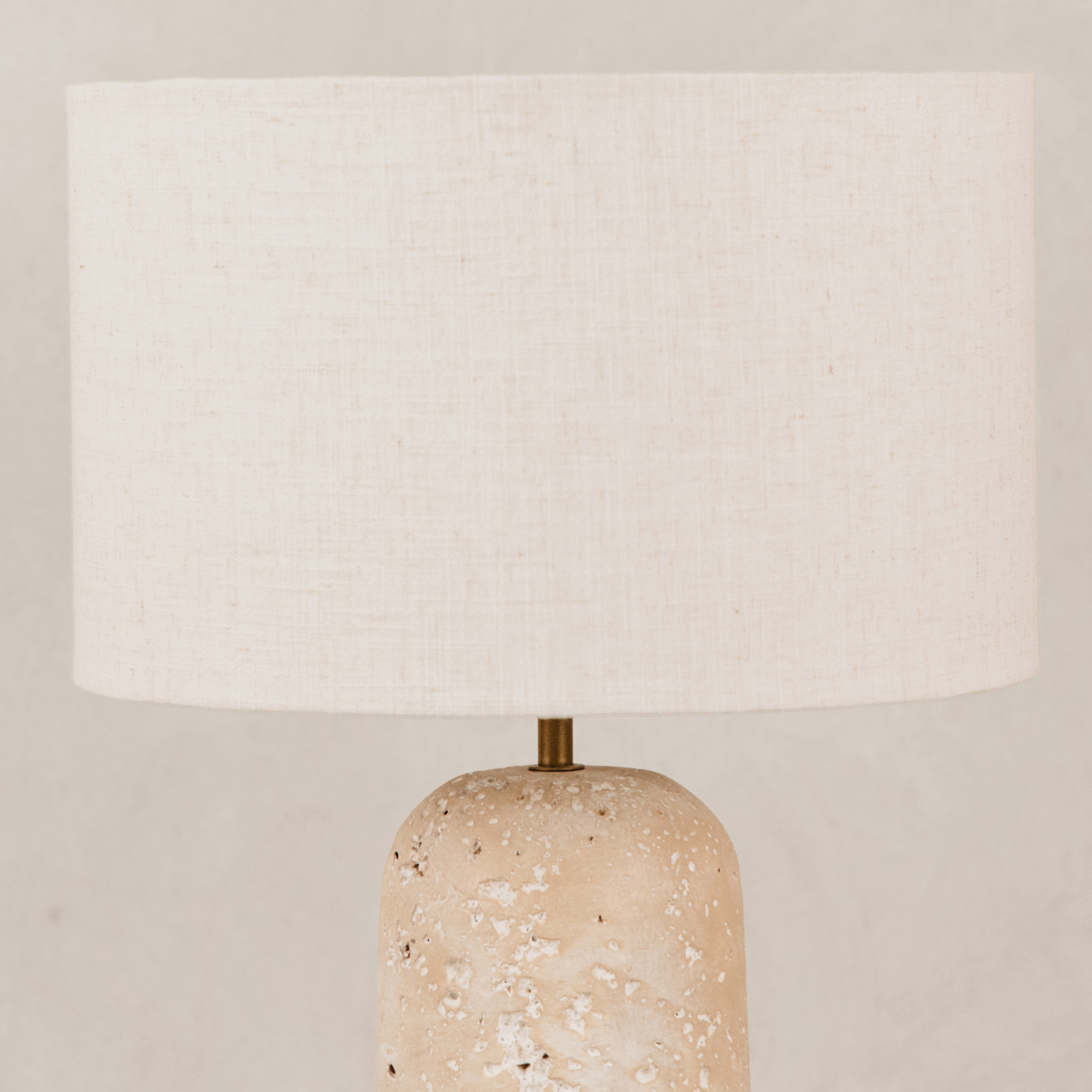Donga Table Lamp with Linen Shade – Natural