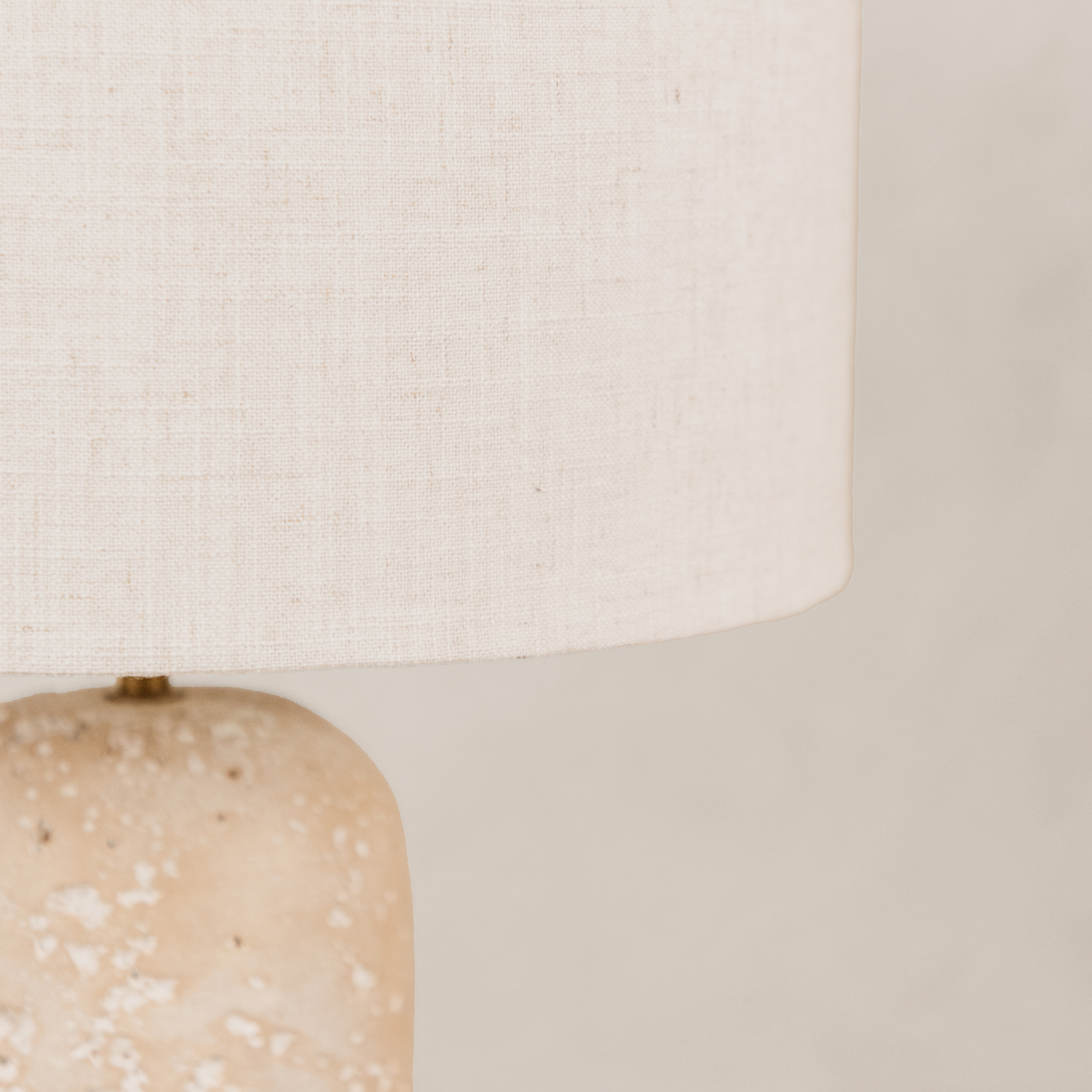 Donga Table Lamp with Linen Shade – Natural