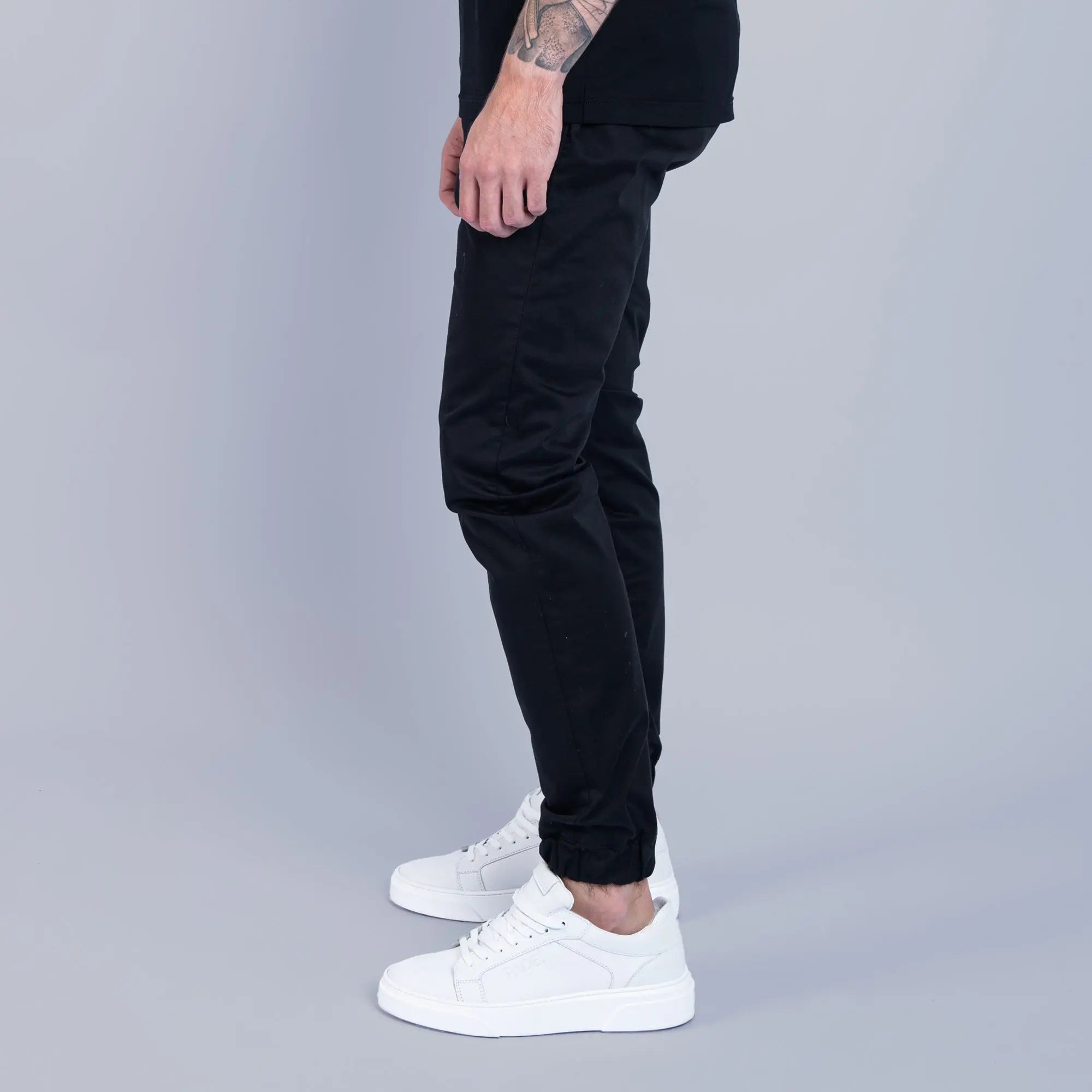 Essential Cuffed Jogger Black