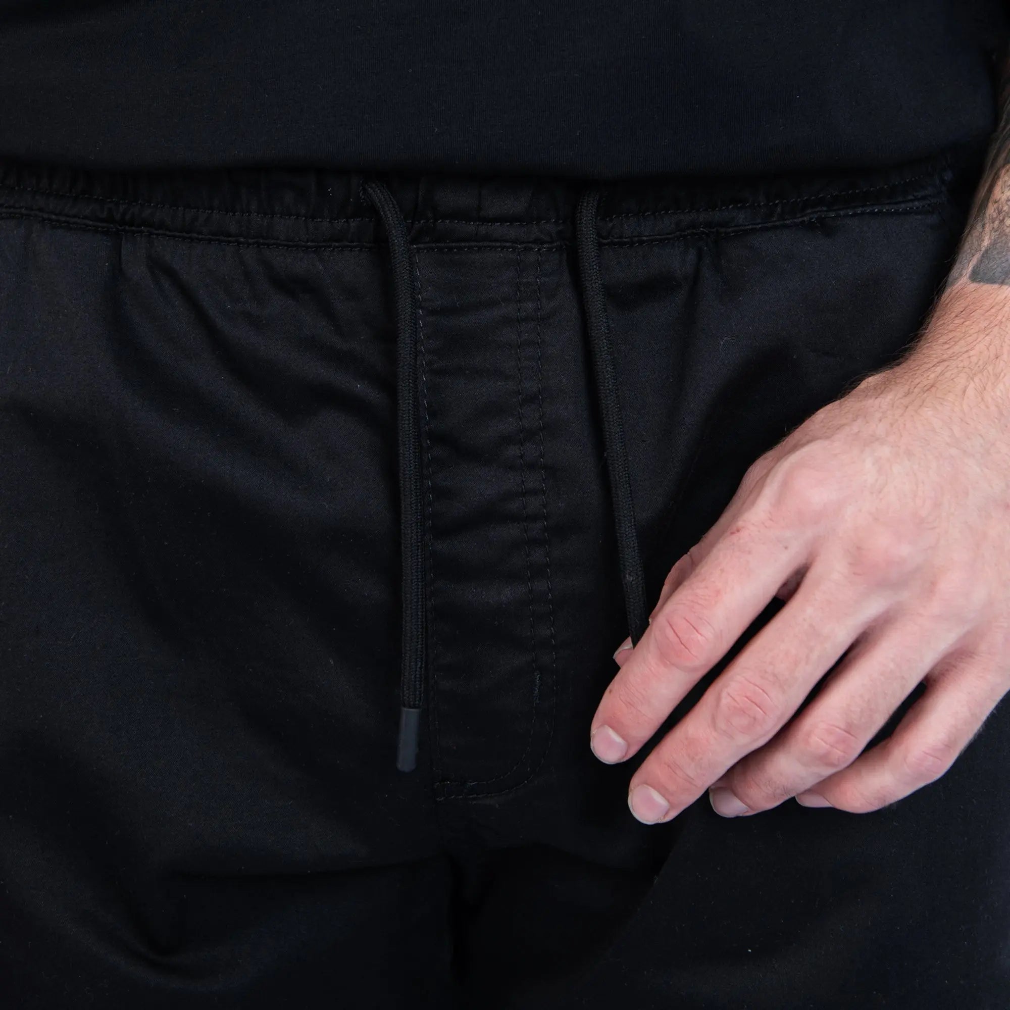 Essential Cuffed Jogger Black