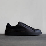 Essential Sneaker Black