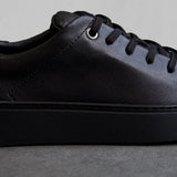Essential Sneaker Black