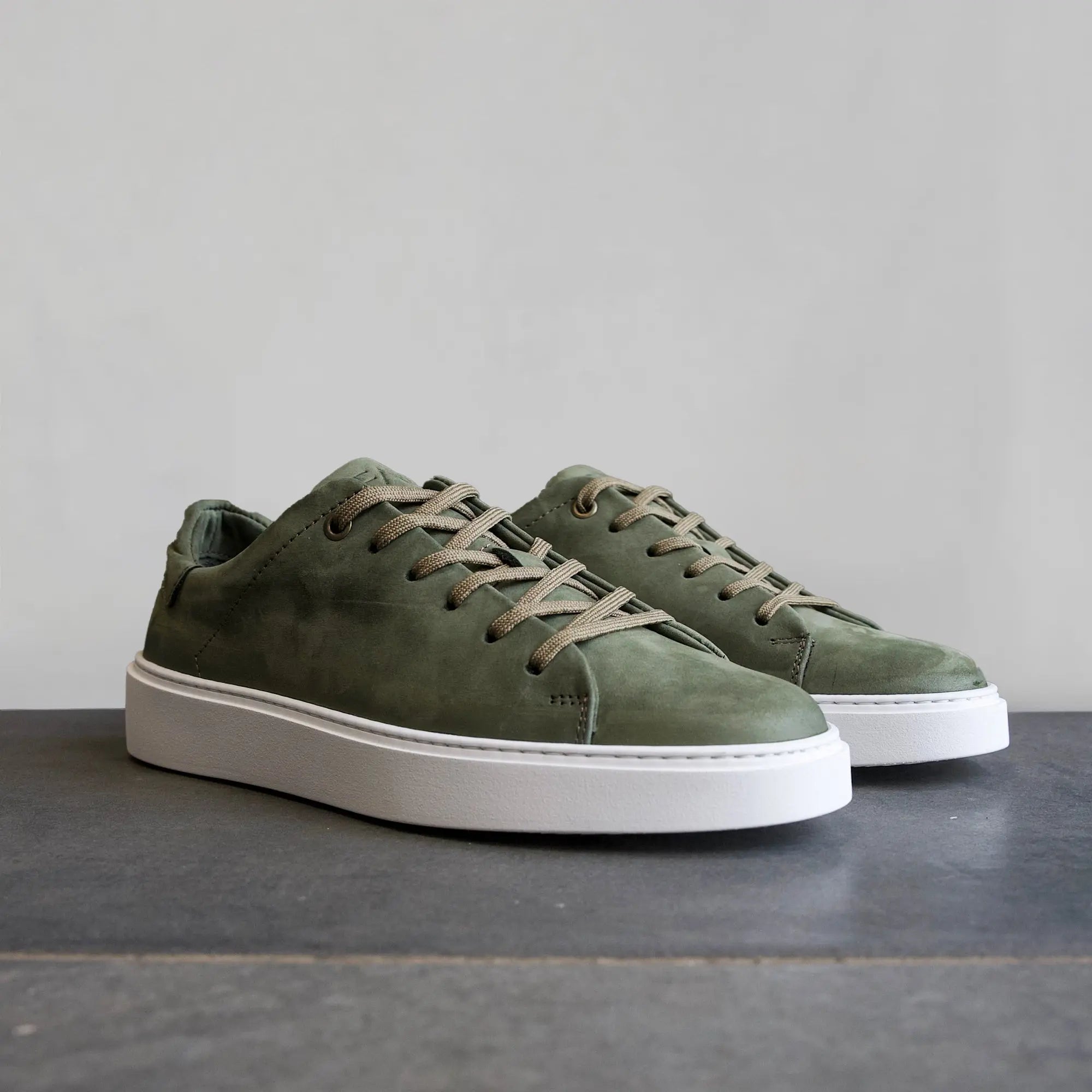 Essential Sneaker Nubuck Green