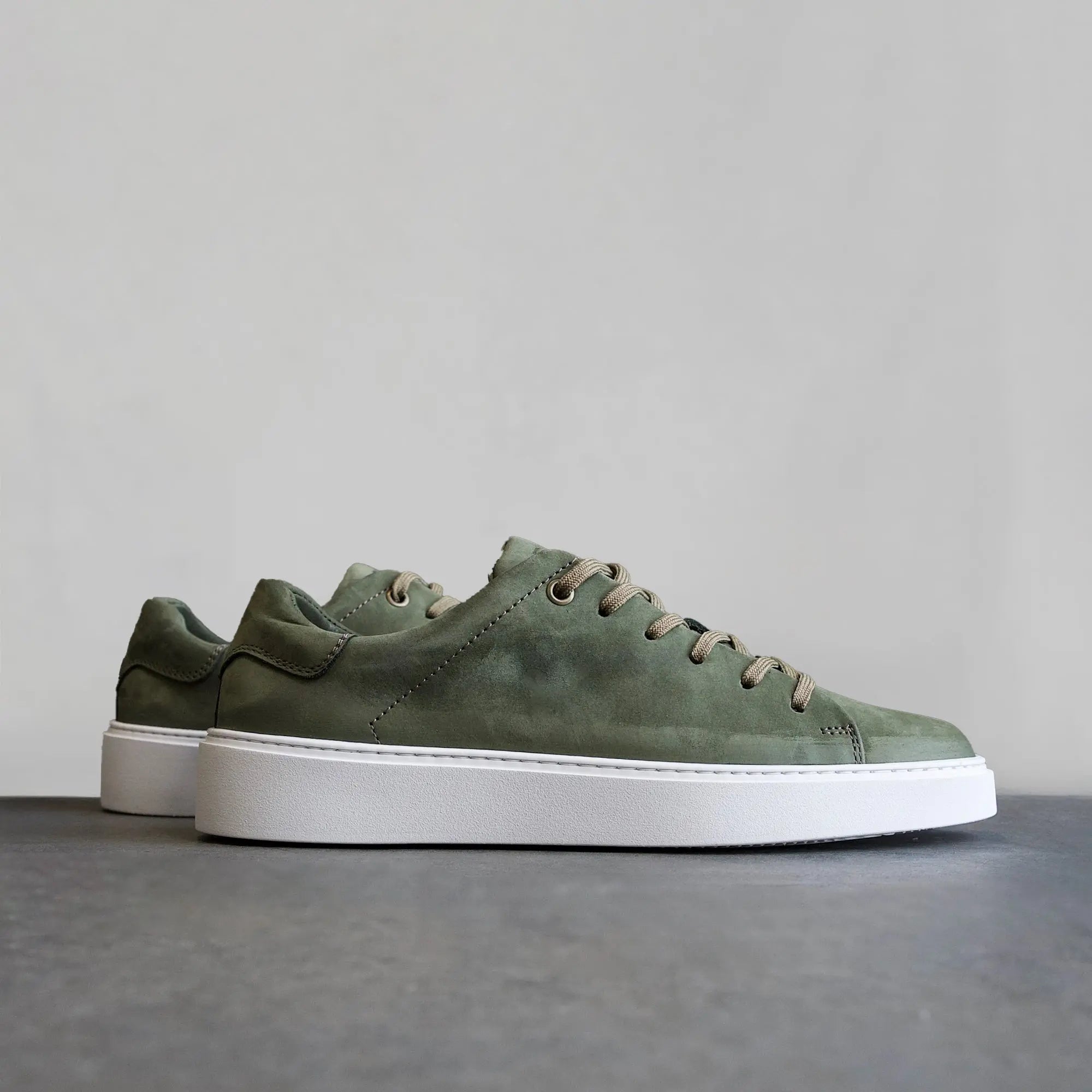 Essential Sneaker Nubuck Green