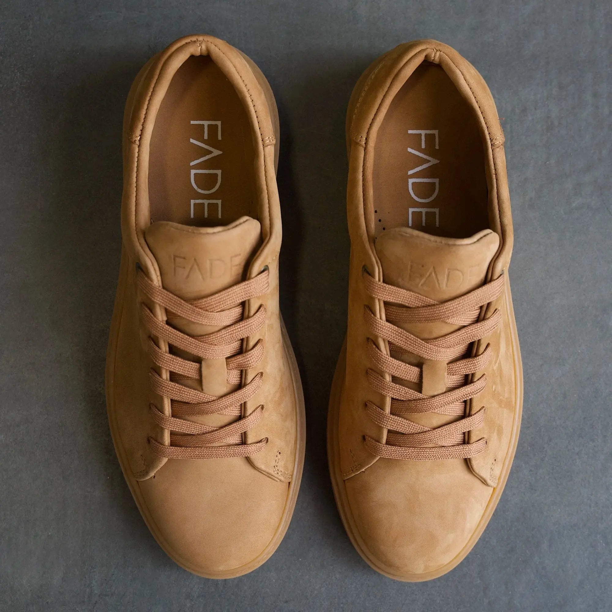 Essential Sneaker Nubuck Tan