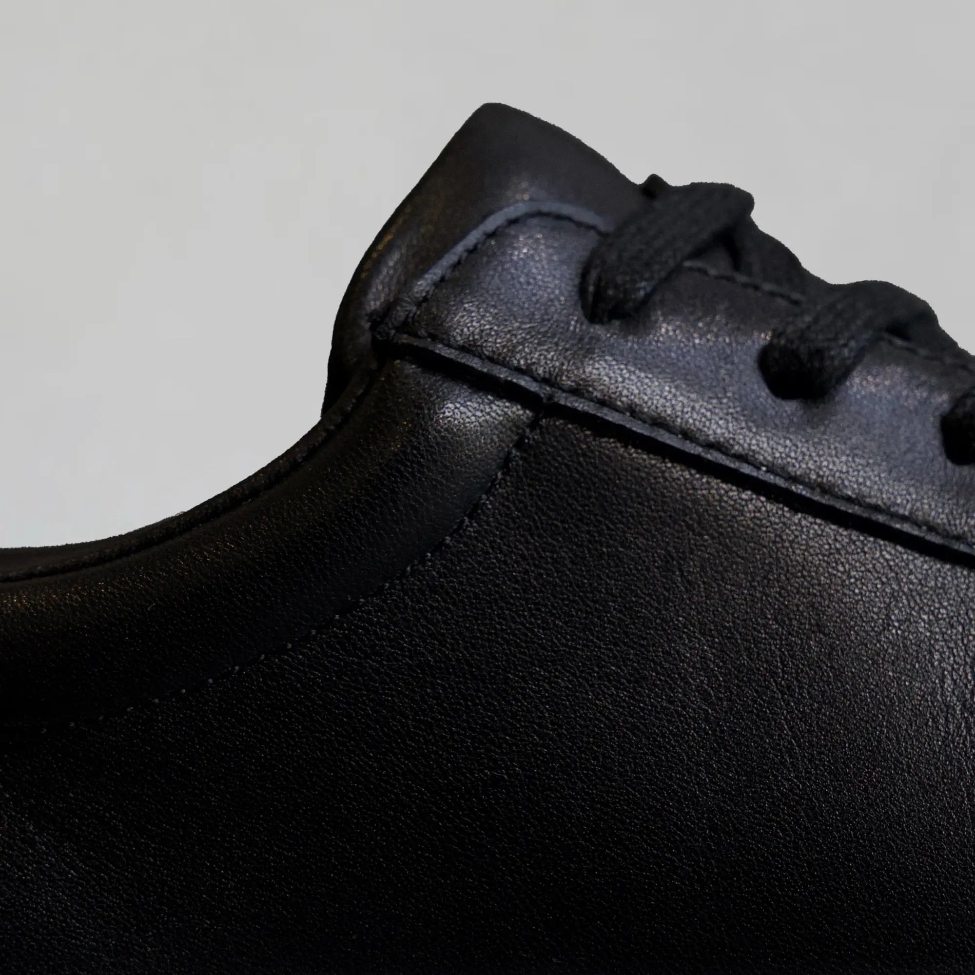 Iconic Sneaker Nappa Leather Black White