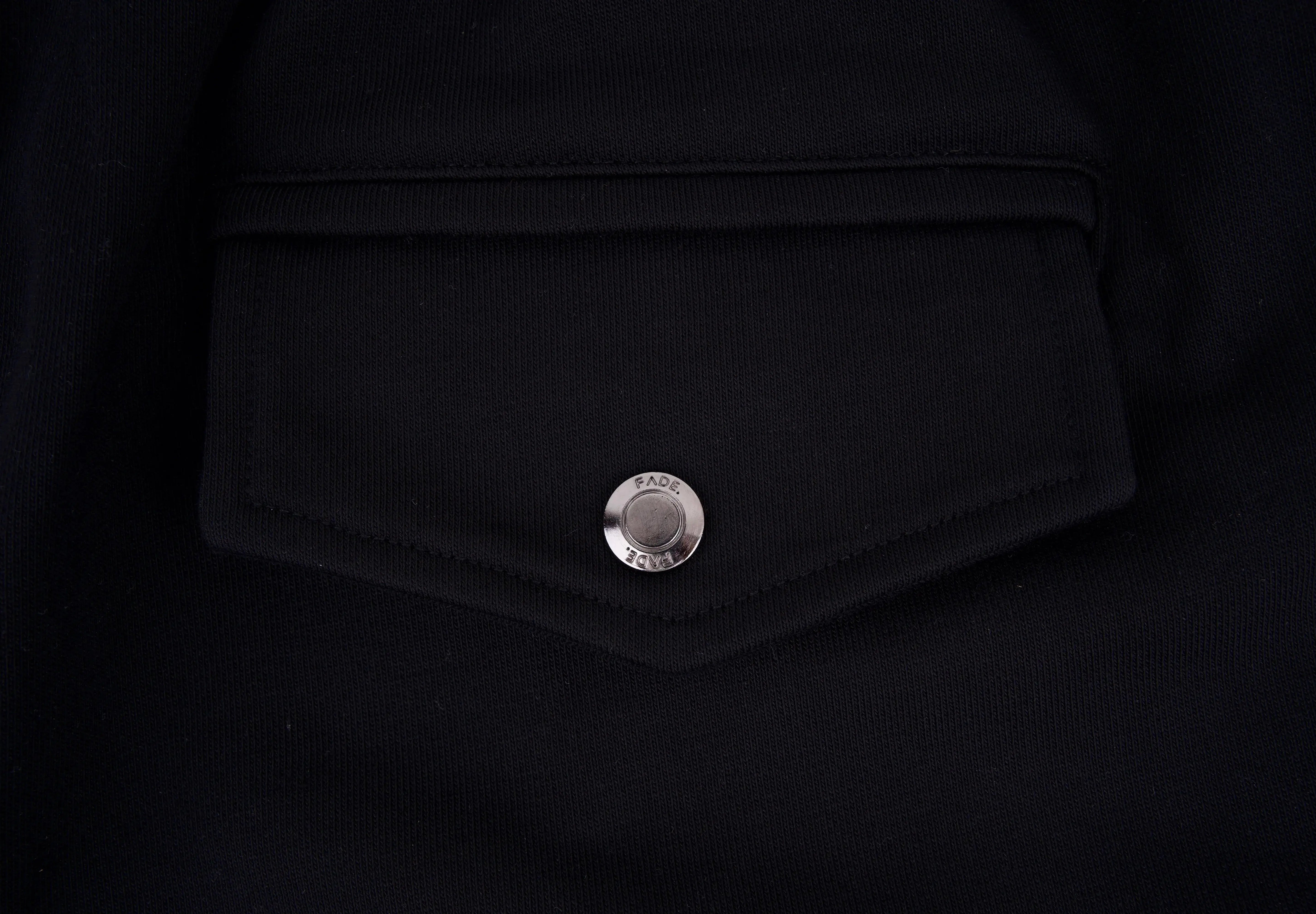 FJ033 Iconic Badge Shorts Black