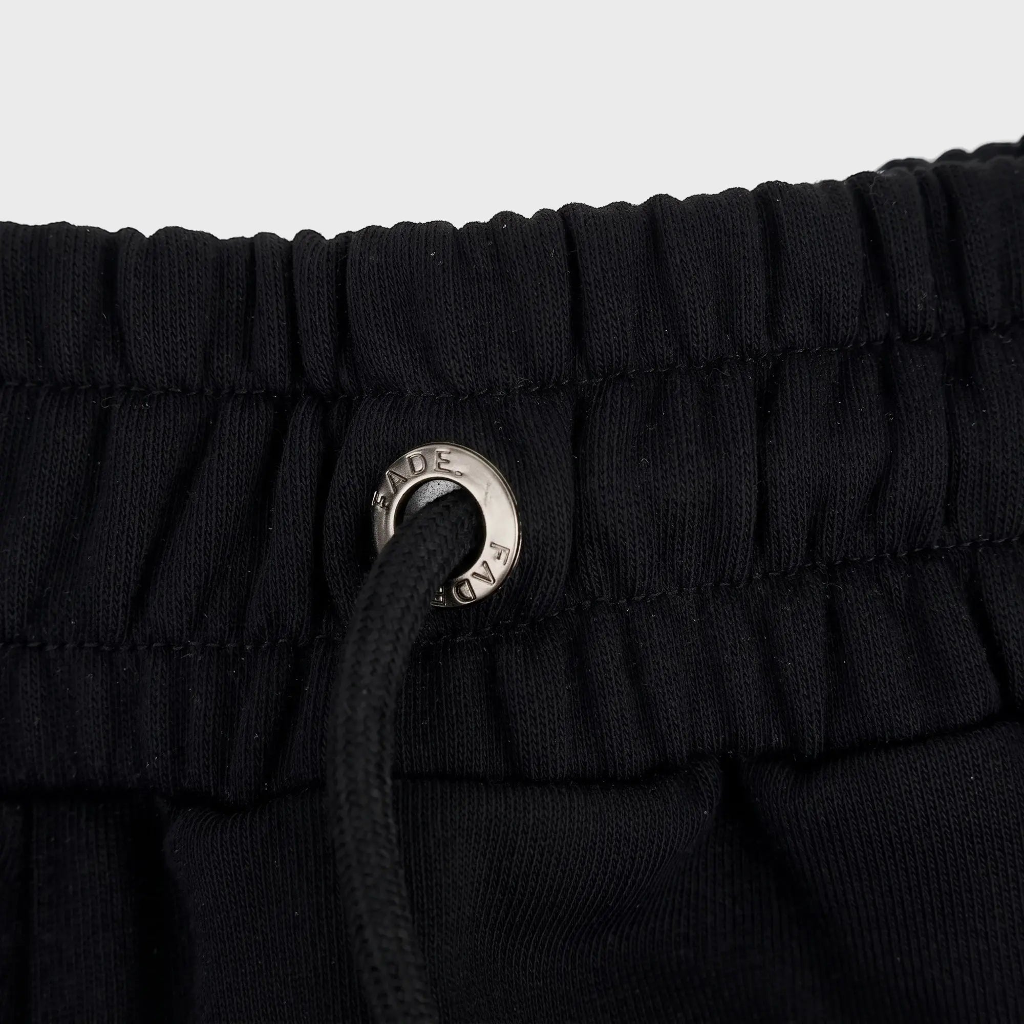FJ033 Iconic Badge Shorts Black