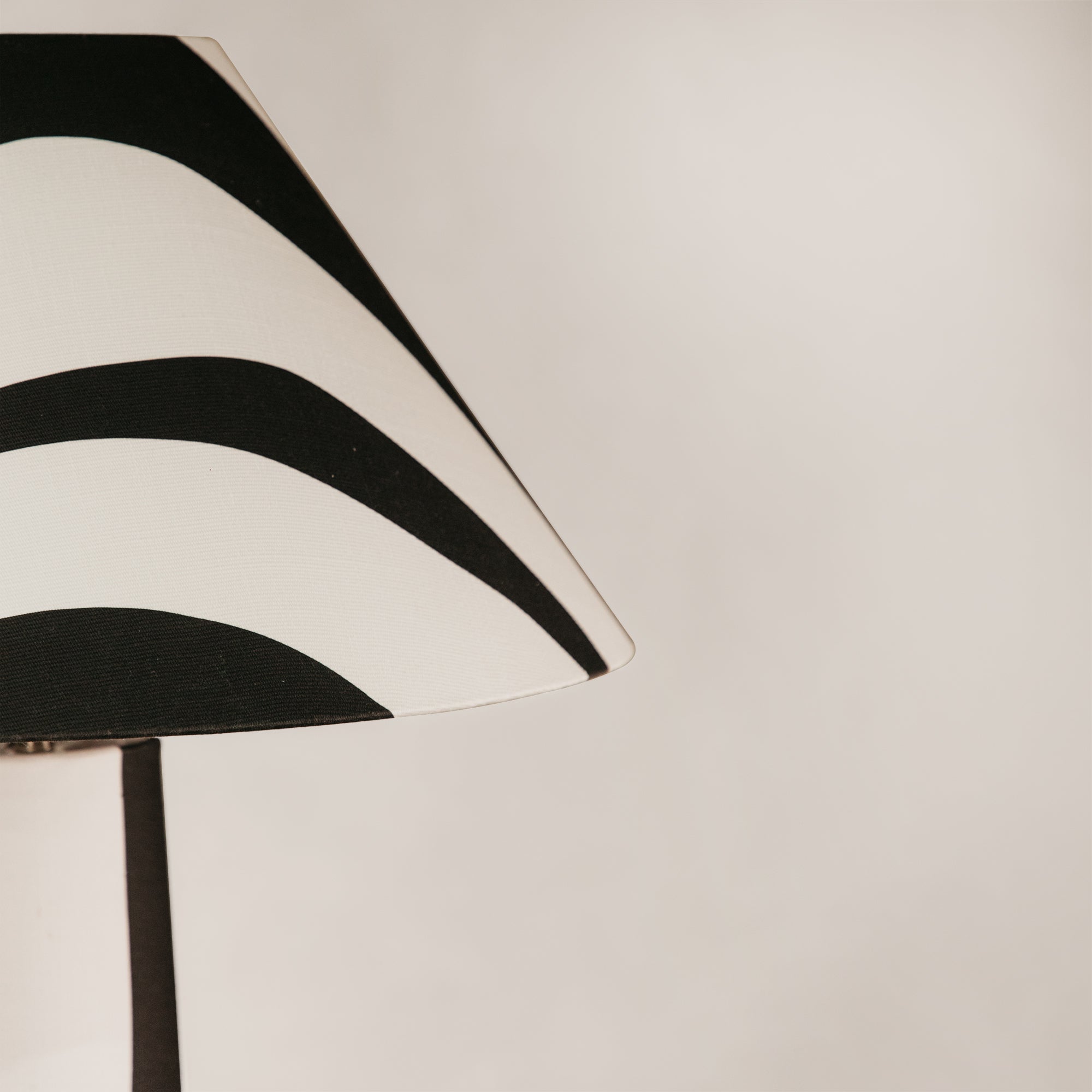 Zebra Wave Floor Lamp
