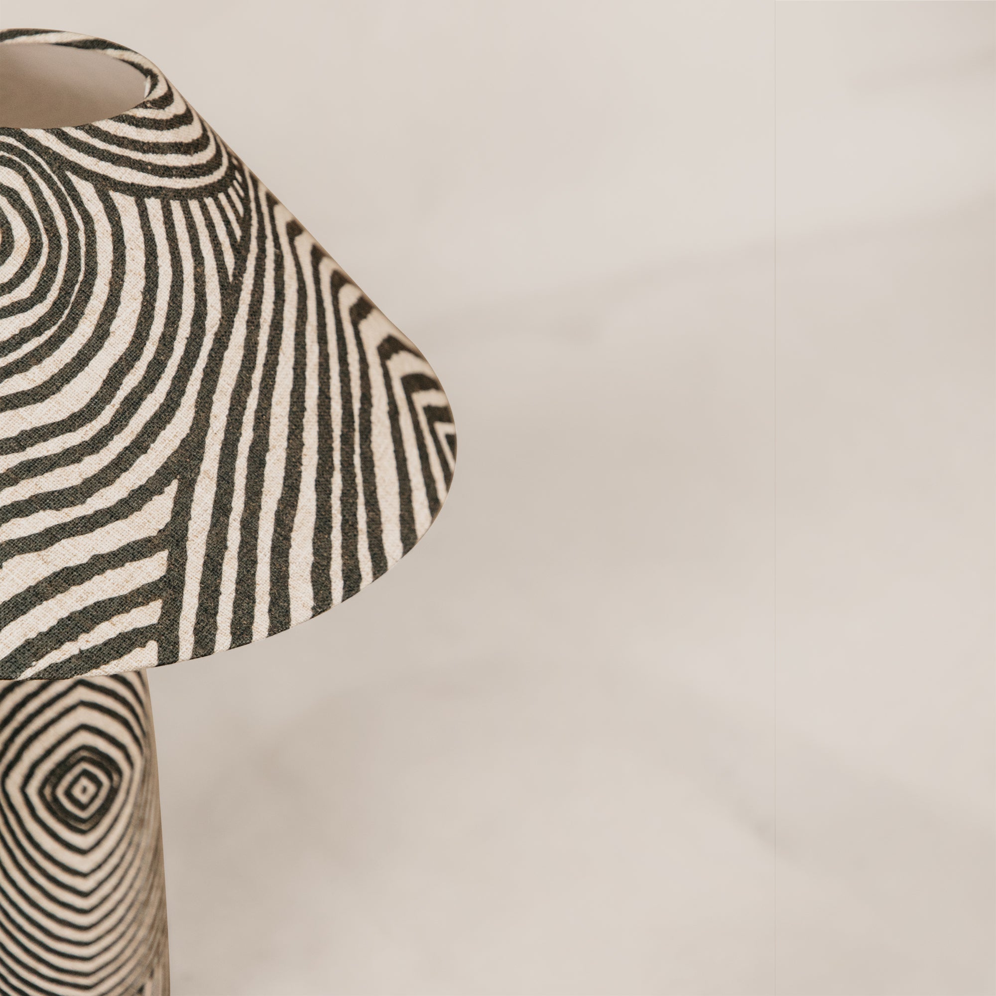 Coil Overlap Table Lamp