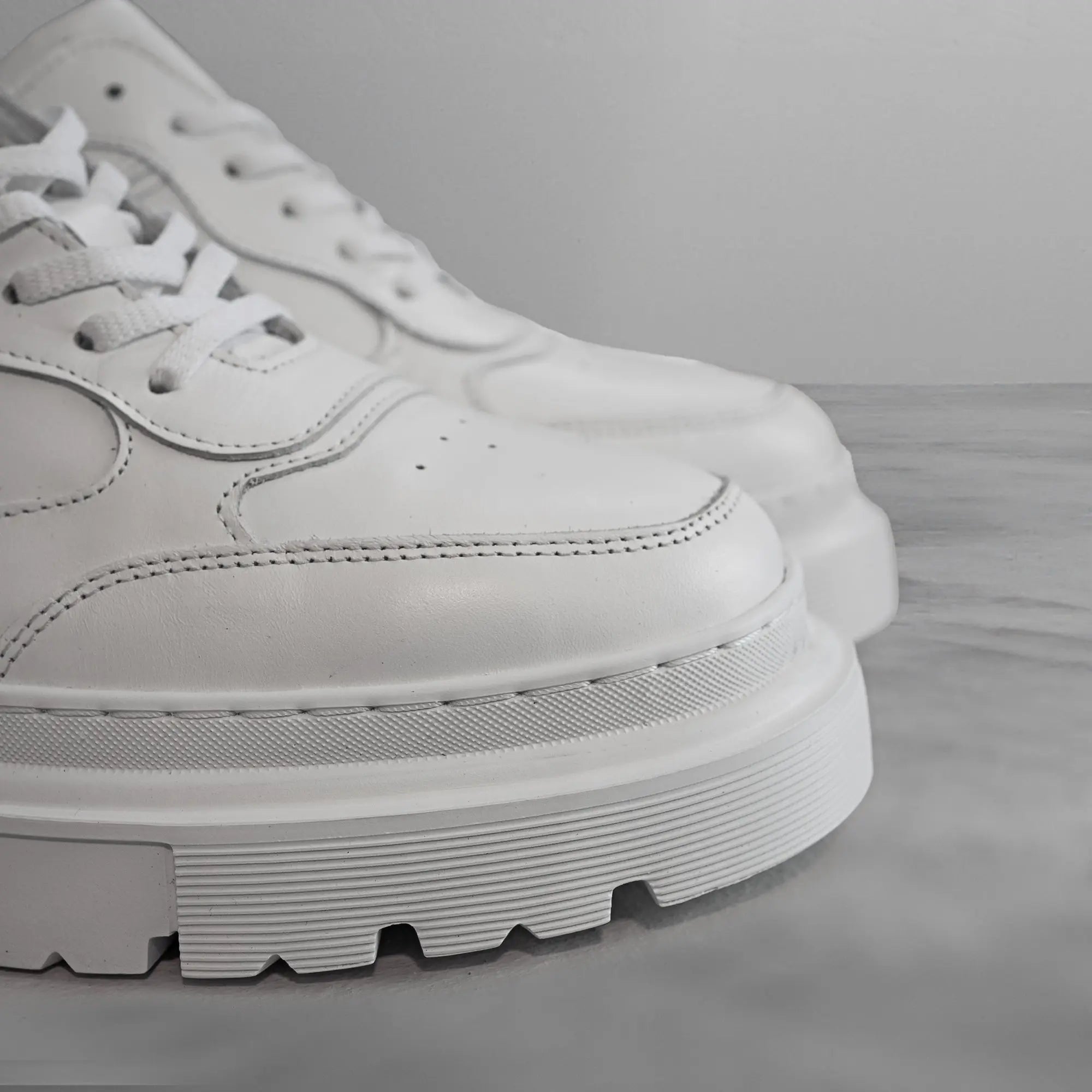 Form Sneaker White