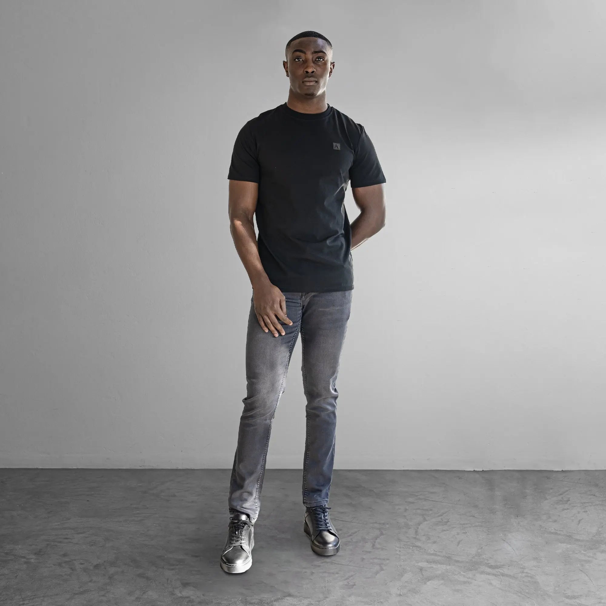 Iconic Badge Slim Fit T-Shirt Black