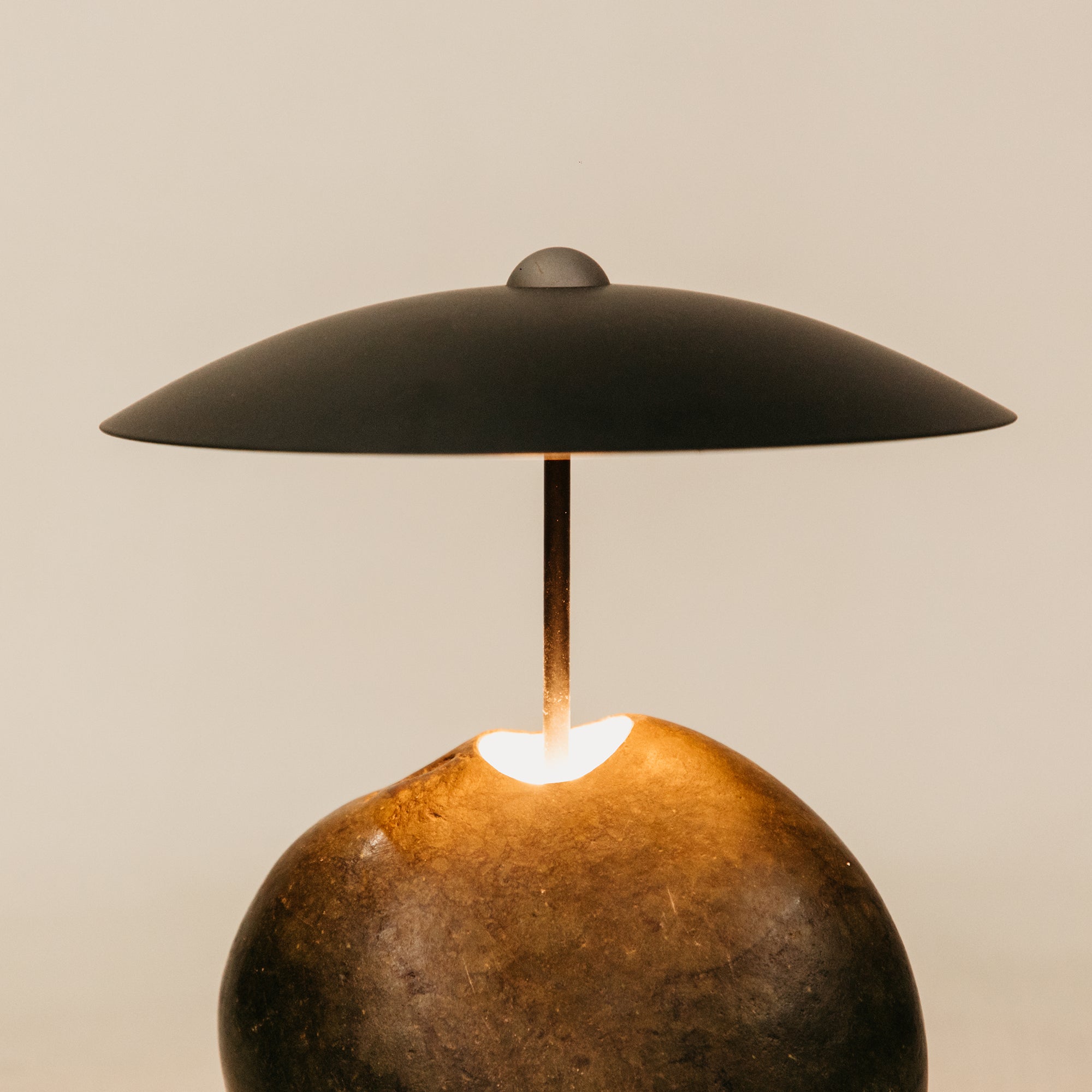Gaia Stone Table Lamp – Black