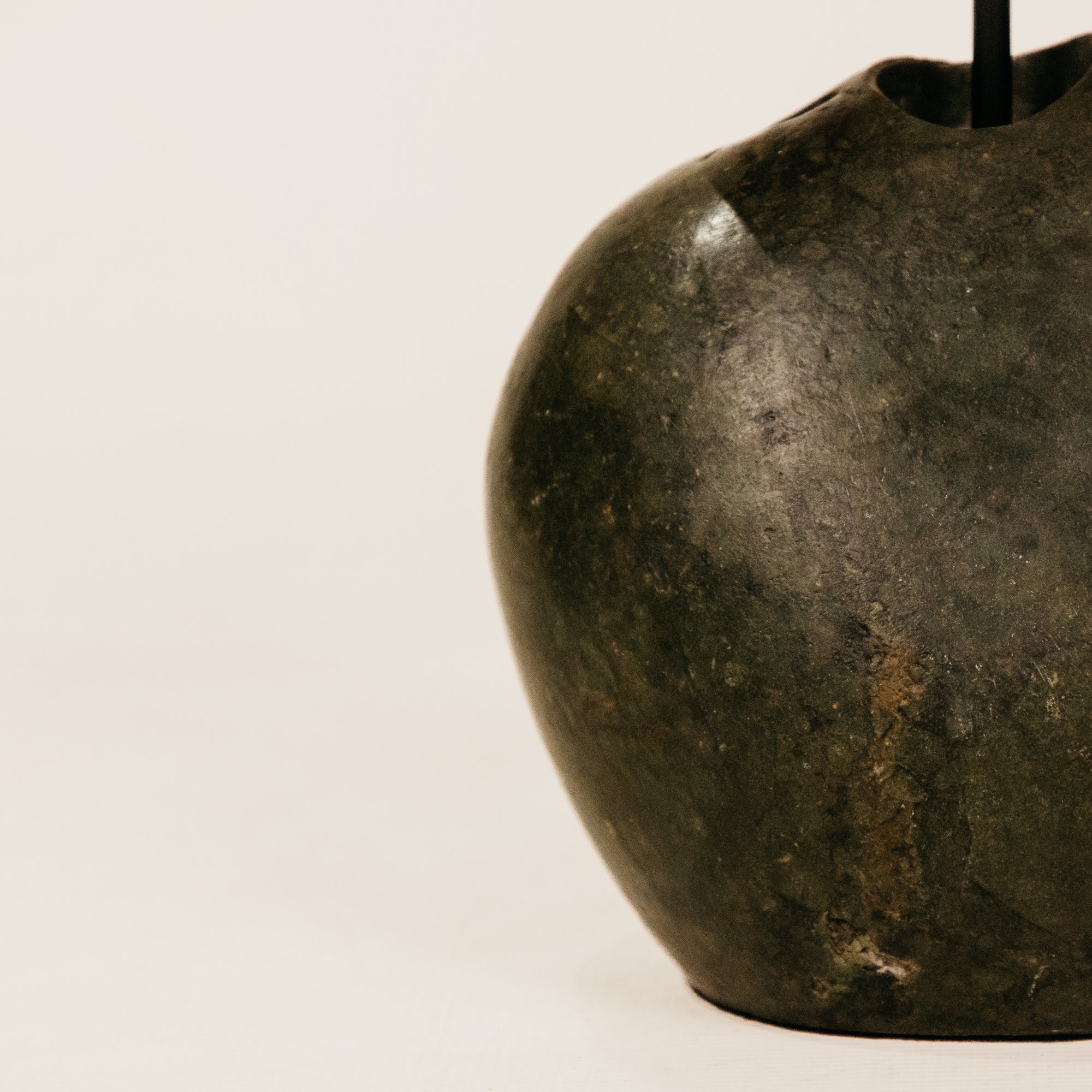 Gaia Stone Table Lamp – Black