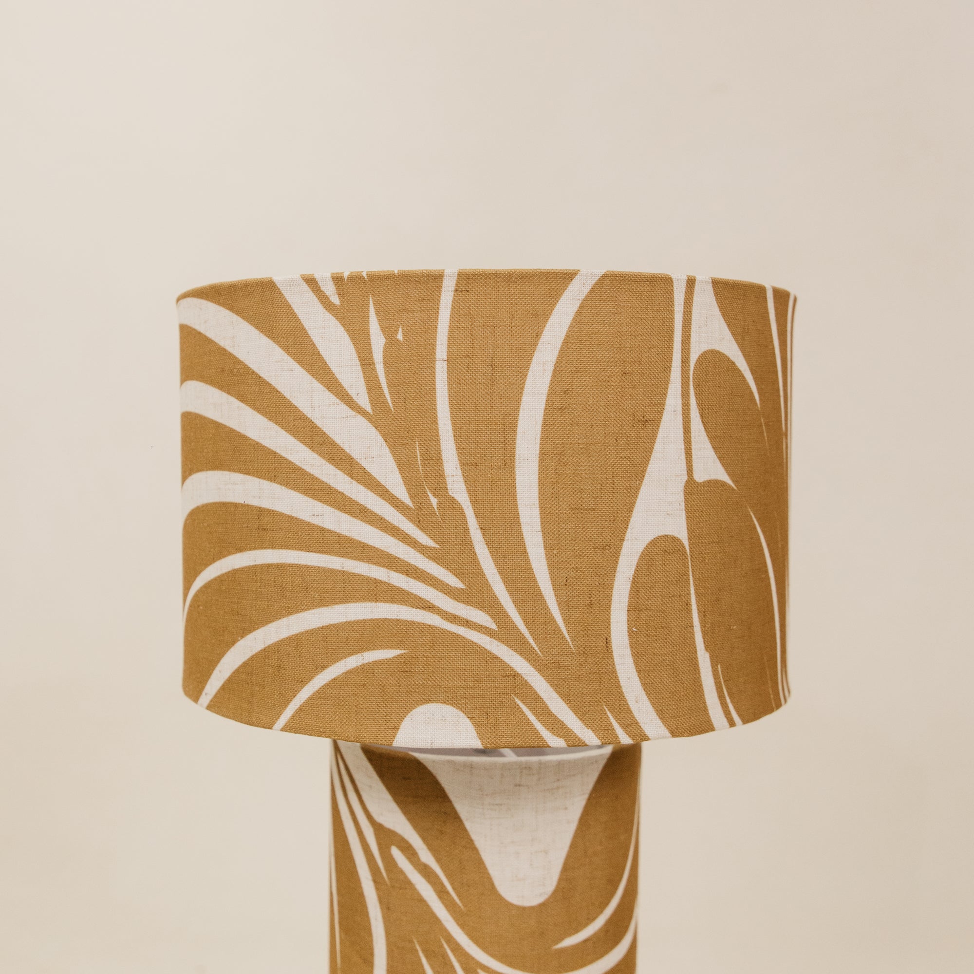 Gilded Leaf Barrel Table Lamp
