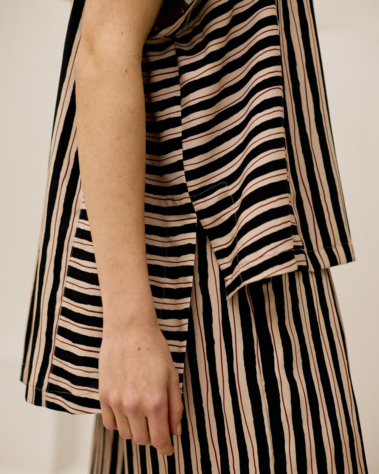 Tunic Tee - Black Stripe (Pre-order for 23 October)