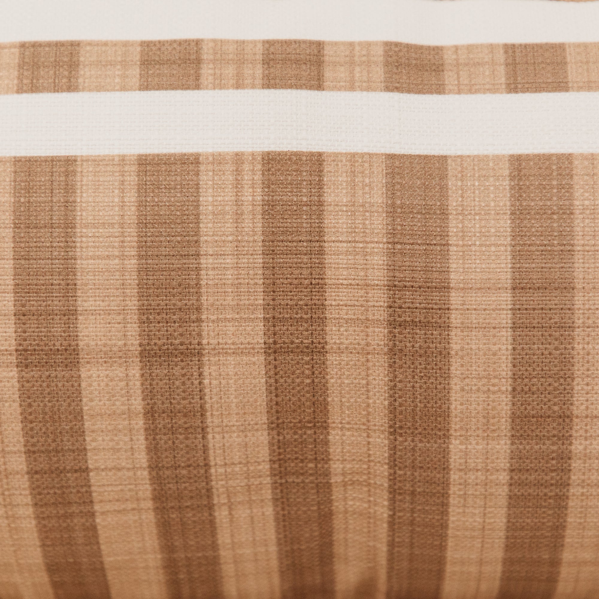 Grid Mesh Linear Scatter – Natural & White