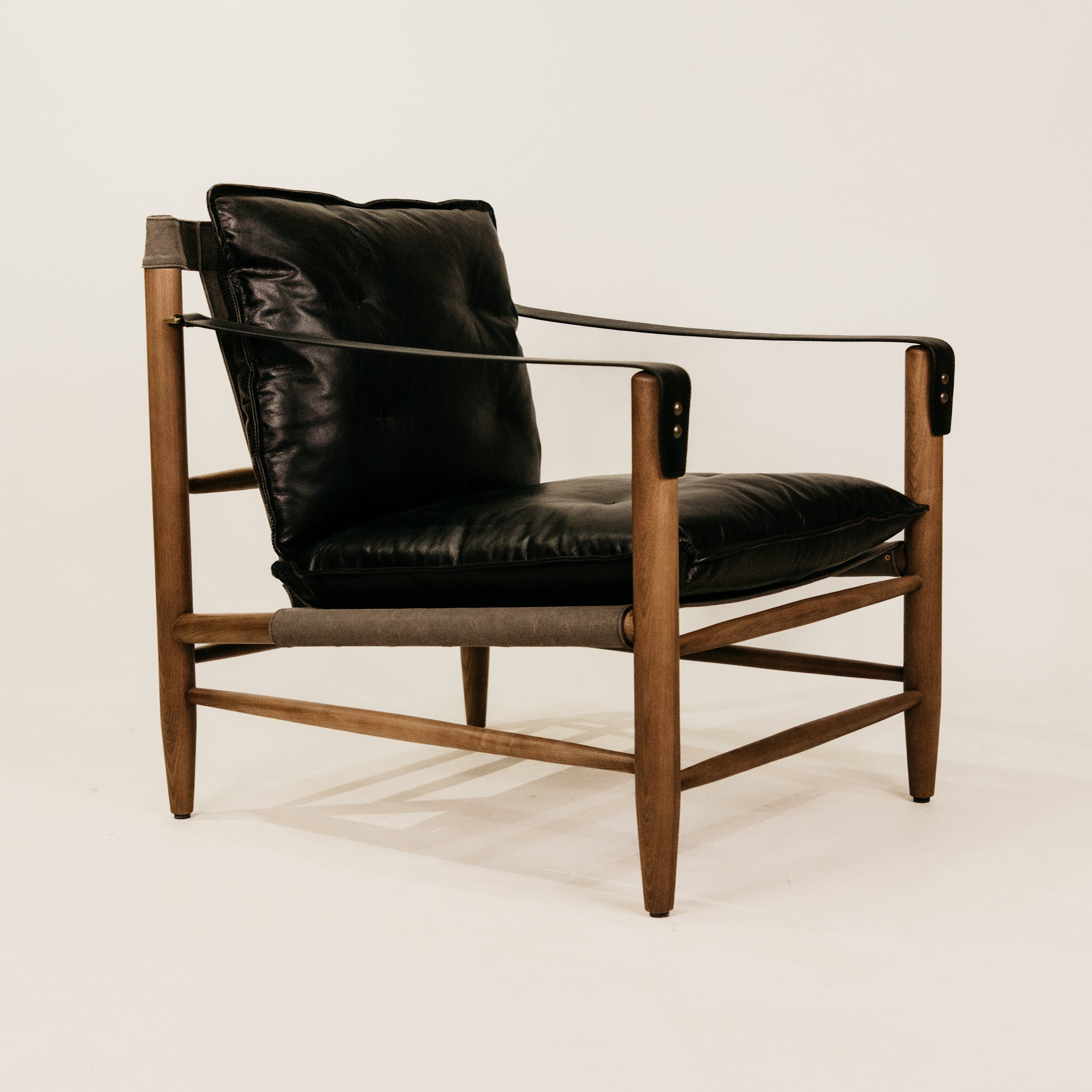 Ashwood Leisure Leather Chair – Black