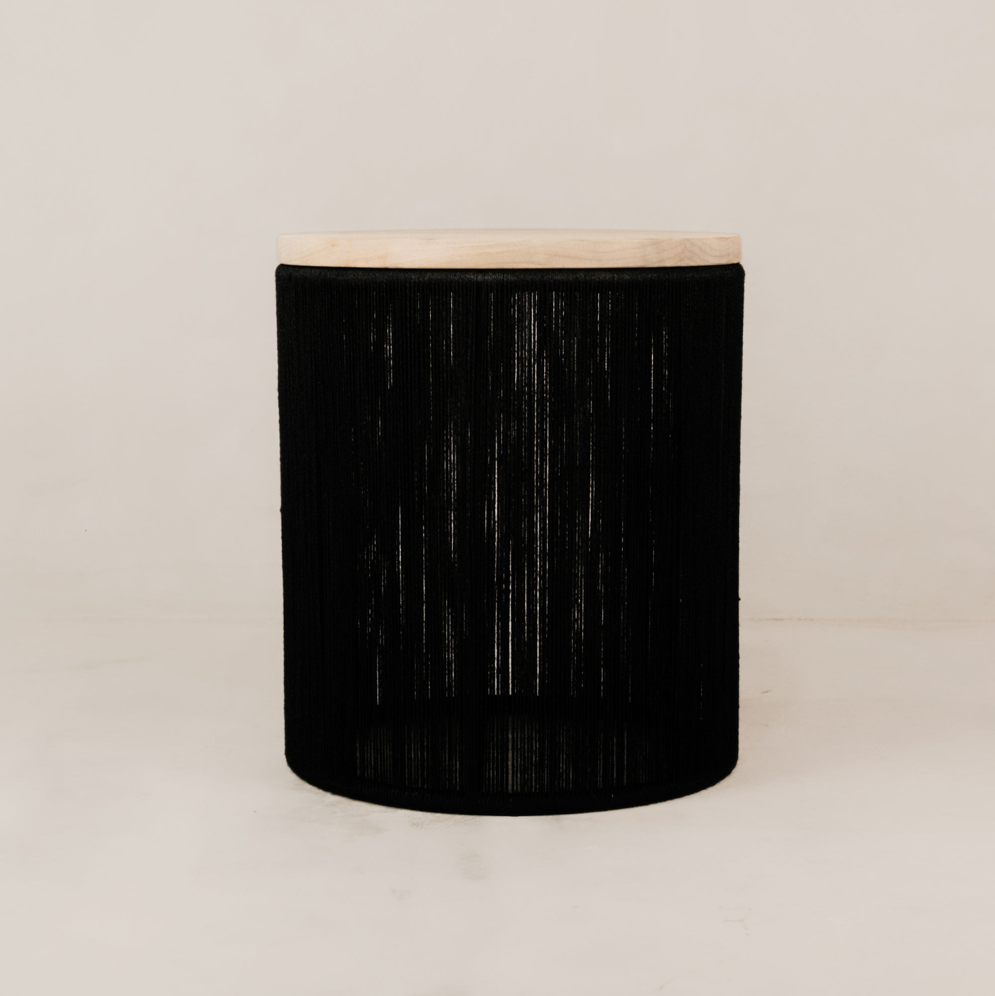 Ijuthi Side Table – Blonde & Black