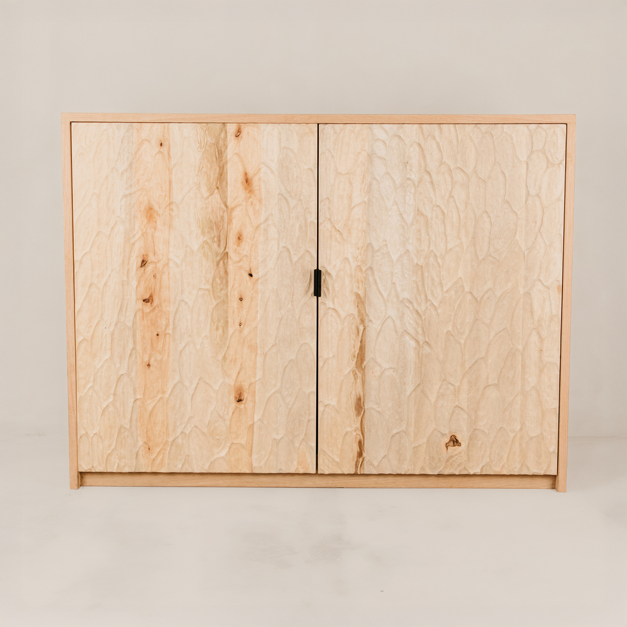 Iseli Chiselled Side Board