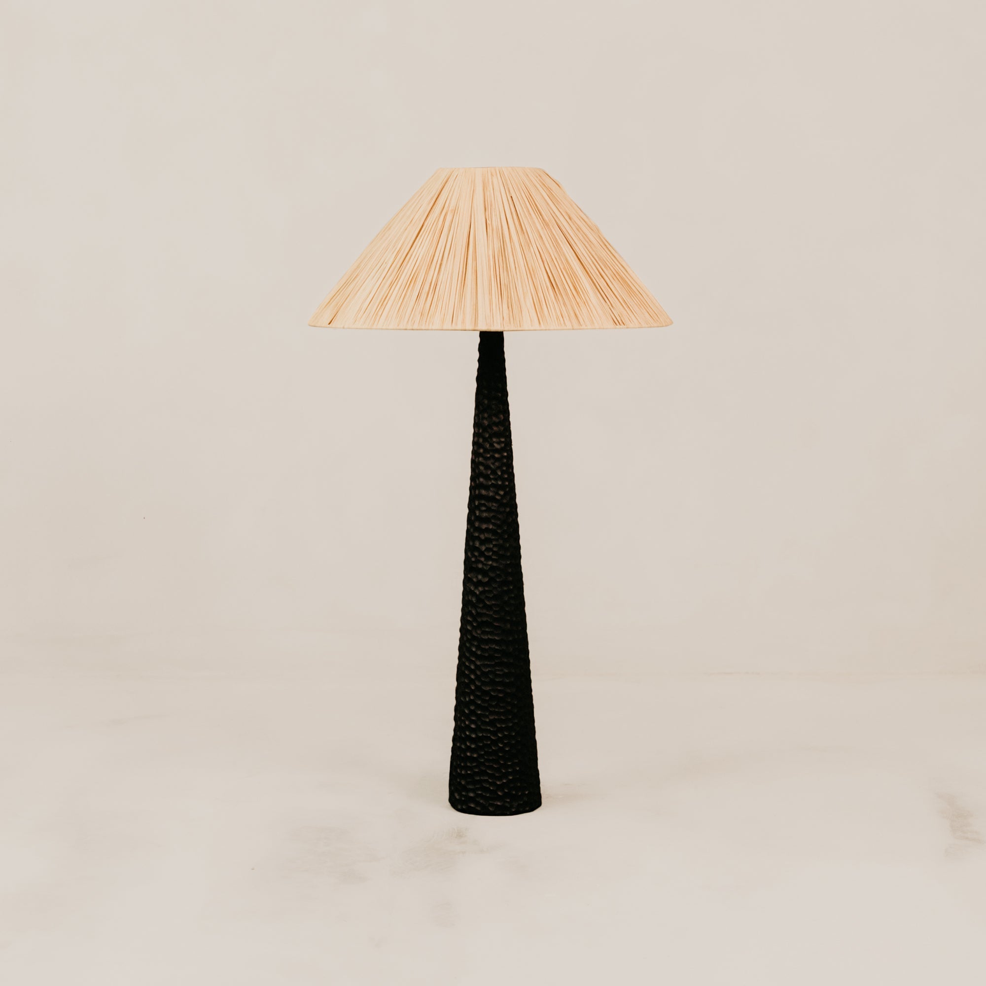 Pinnacle Chiselled Table Lamp with Tapered Raffia Shade – Black