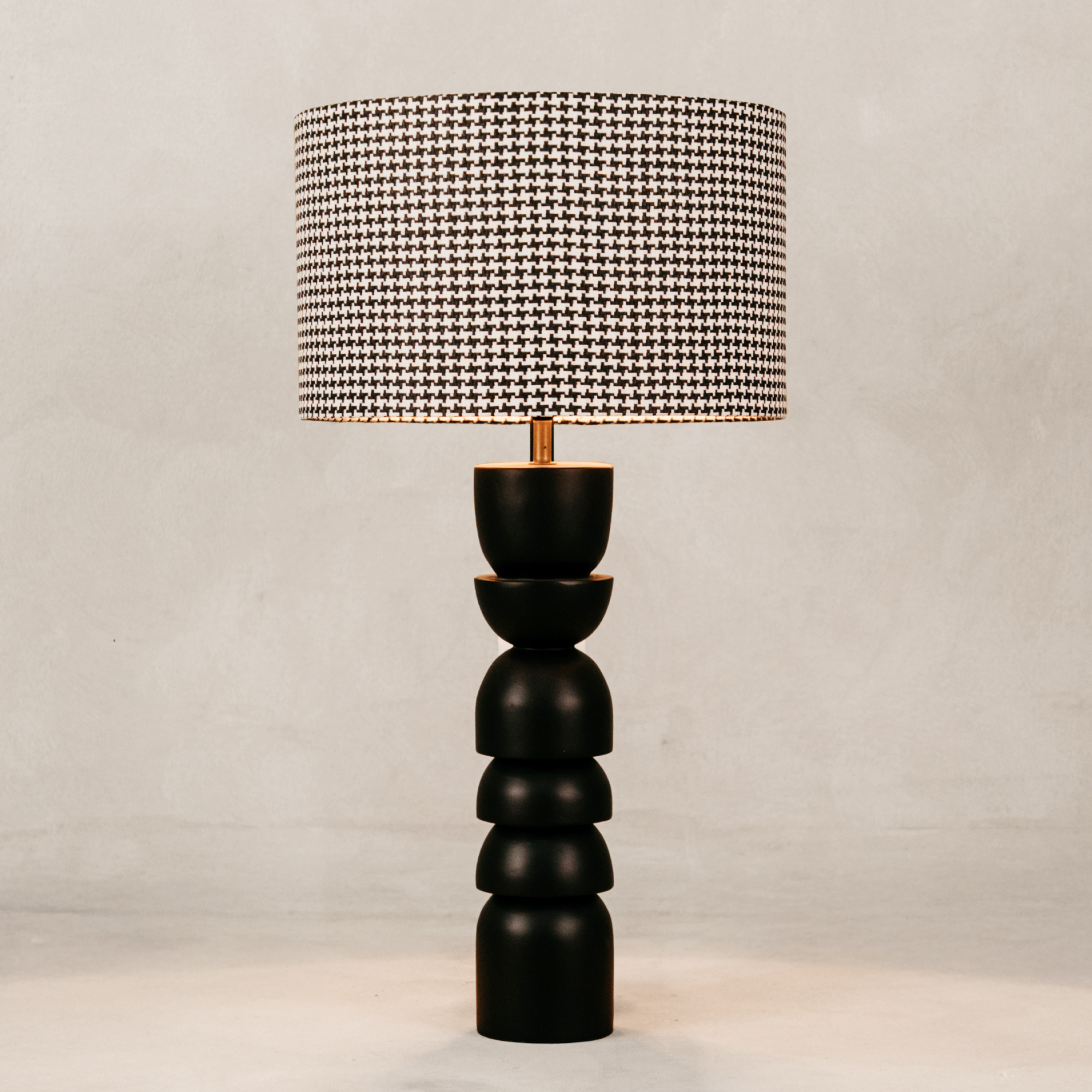 Totem Table Lamp with Dark Houndstooth Shade – Black