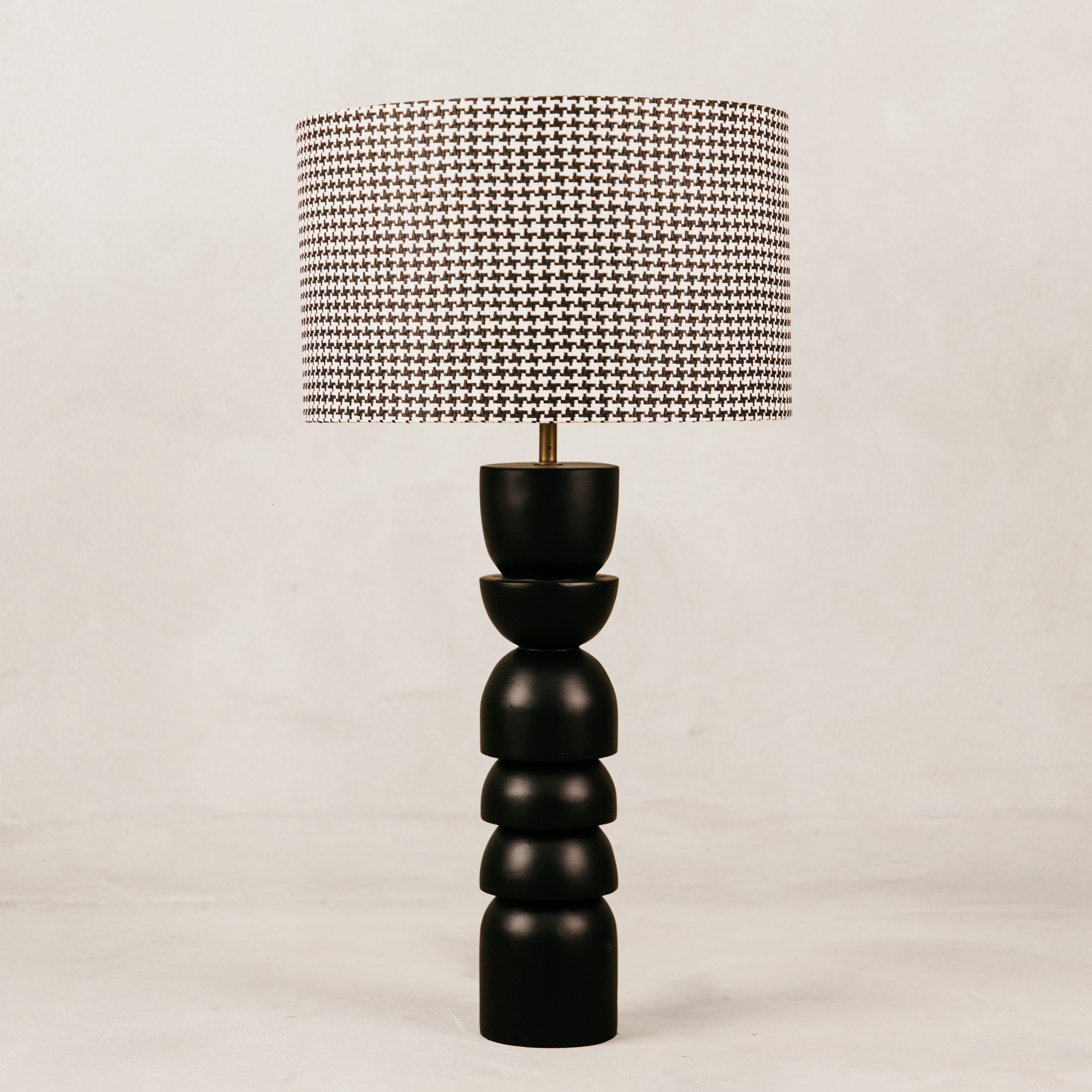 Totem Table Lamp with Dark Houndstooth Shade – Black
