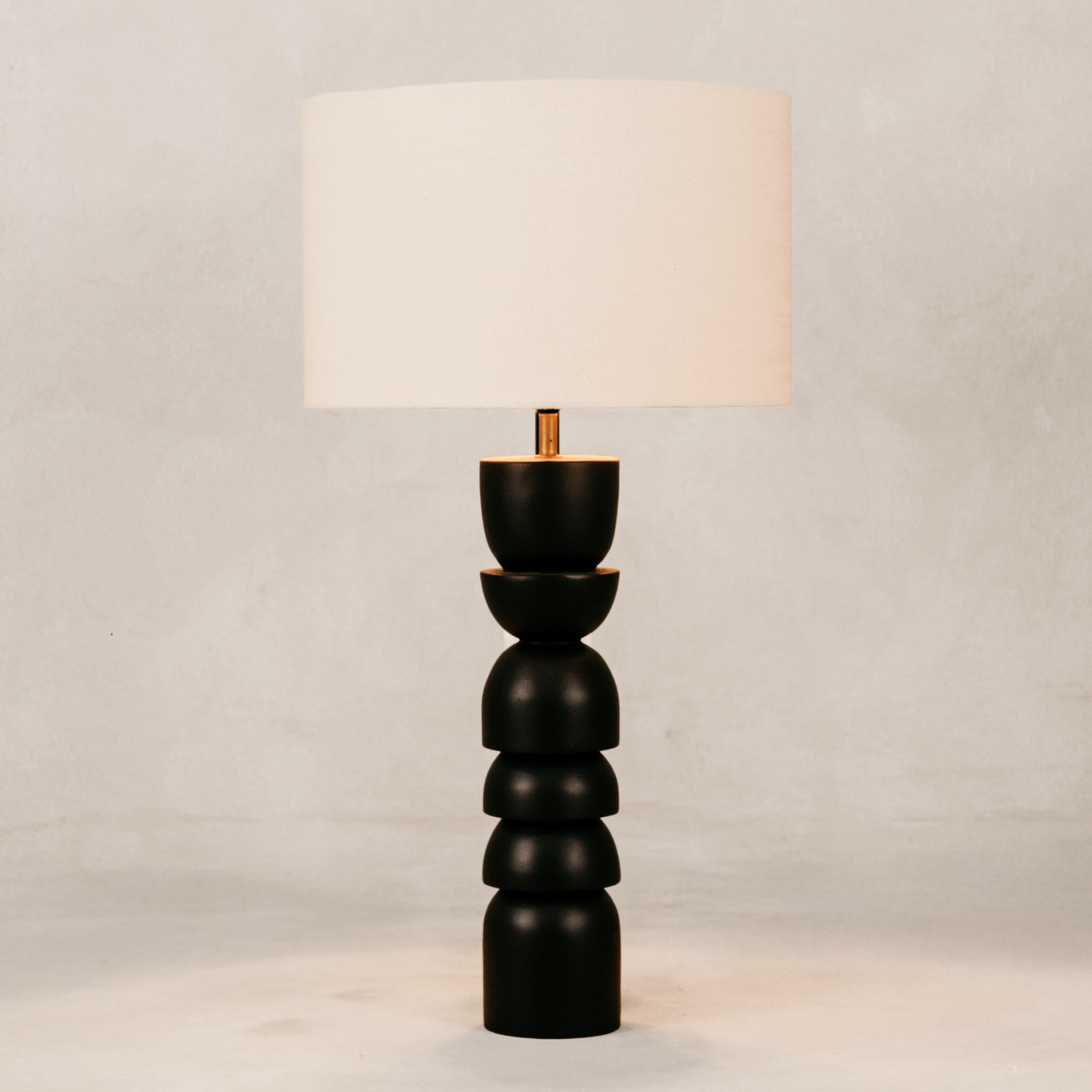 Totem Table Lamp with Natural Linen Shade – Black